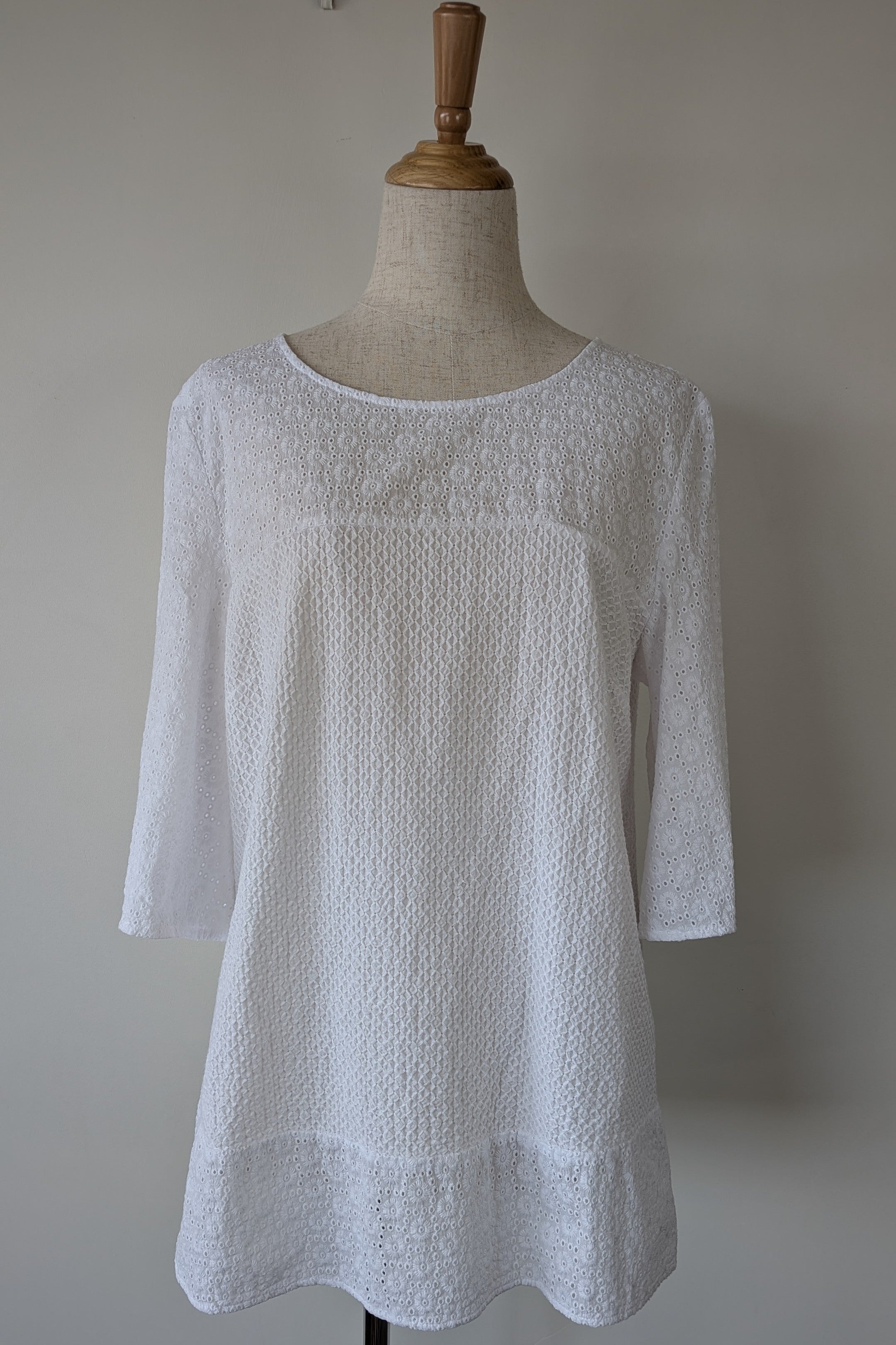 Blue Illusion 100% Organic Cotton White Embroidered Bell Sleeve Shirt Size M