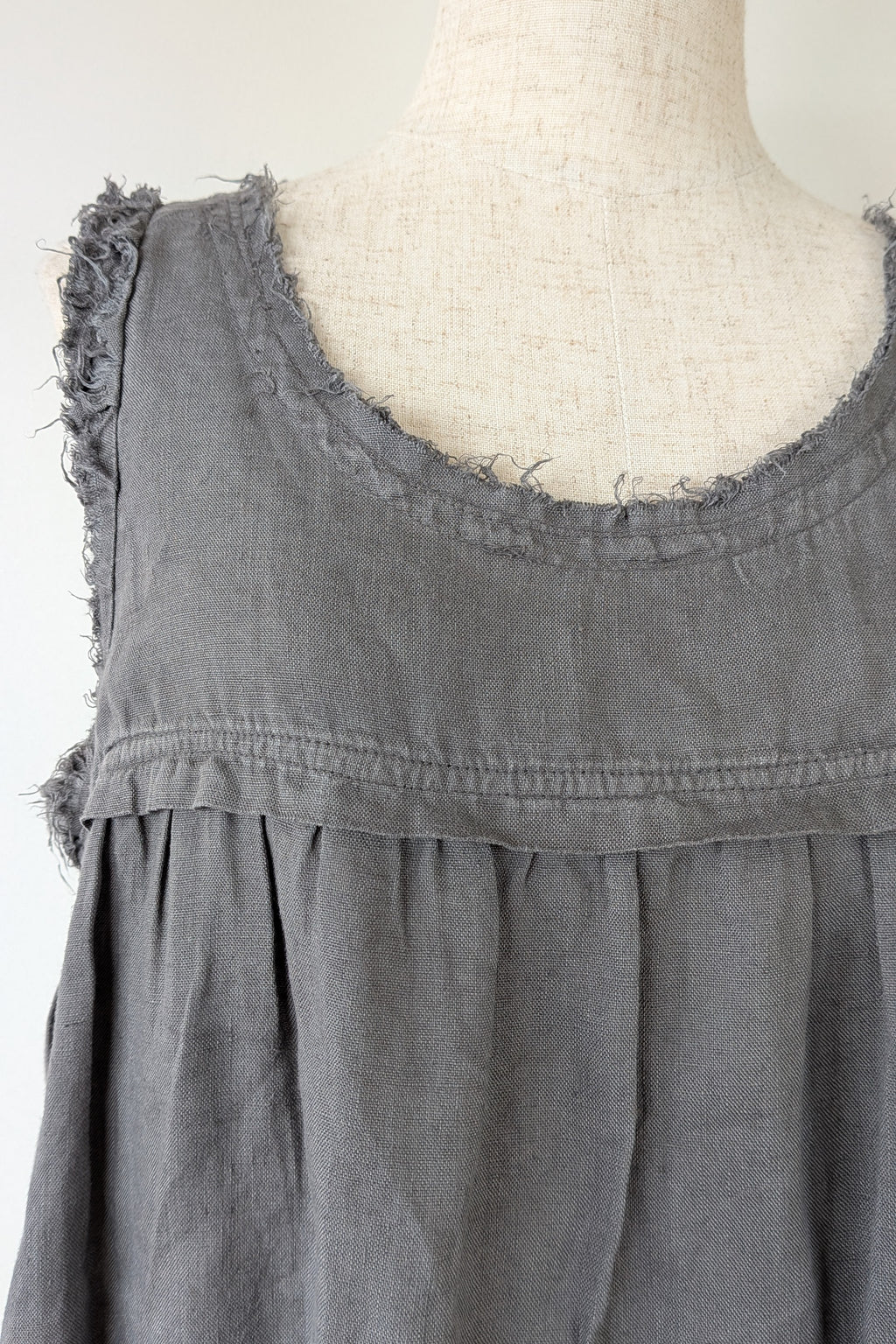 Montaigne Grey Pur Frayed Singlet Top in Linen Size S