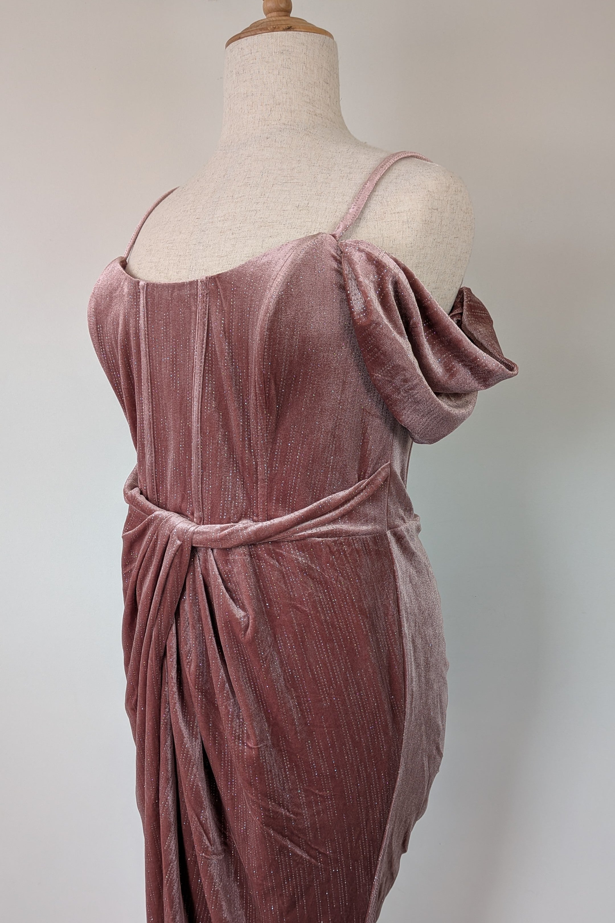 City Chic Jayla Cold Shoulder Velvet Rose Dress Size M