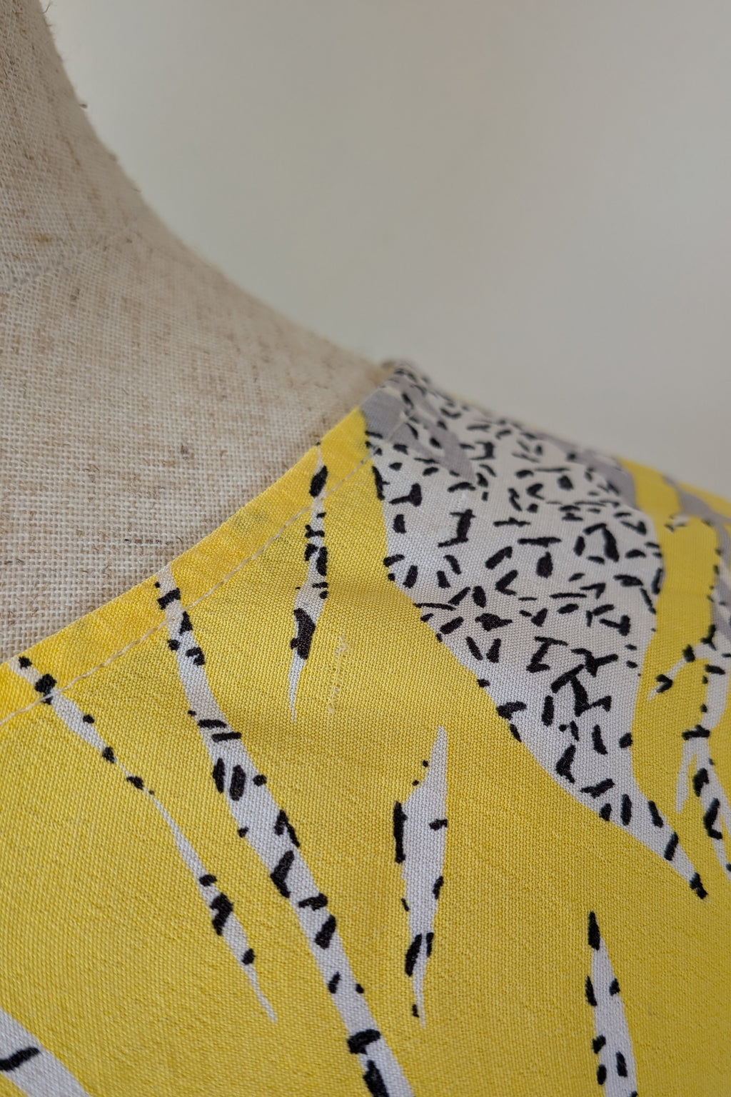 Country Road Tropical Print Woven Top Size M