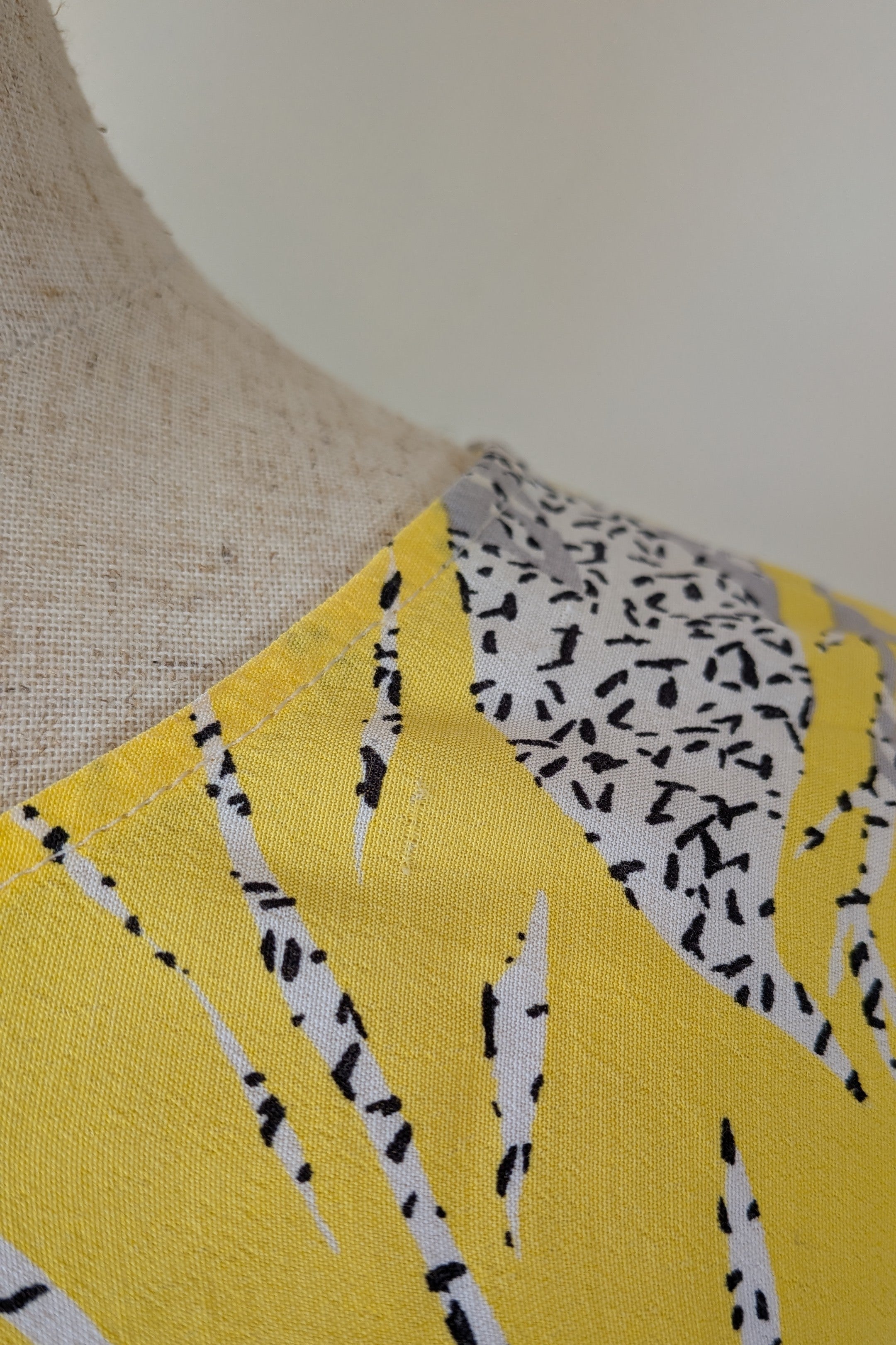 Country Road Tropical Print Woven Top Size M
