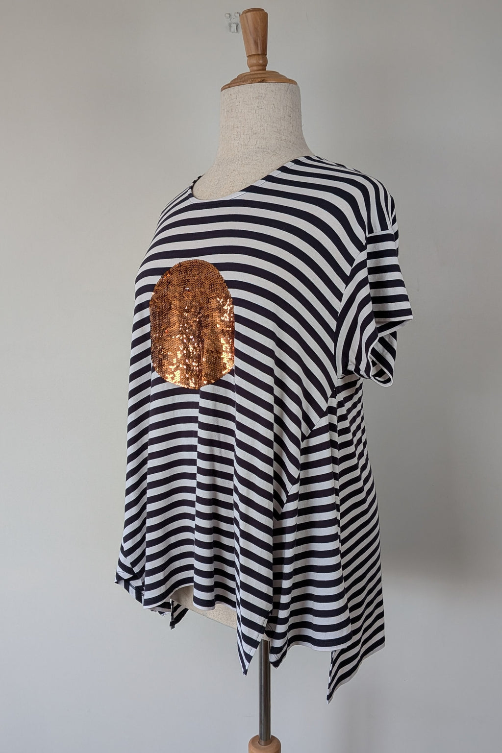 Virtuelle Gold Sequin Spot Stripe Handkerchief Hem Top Size XS