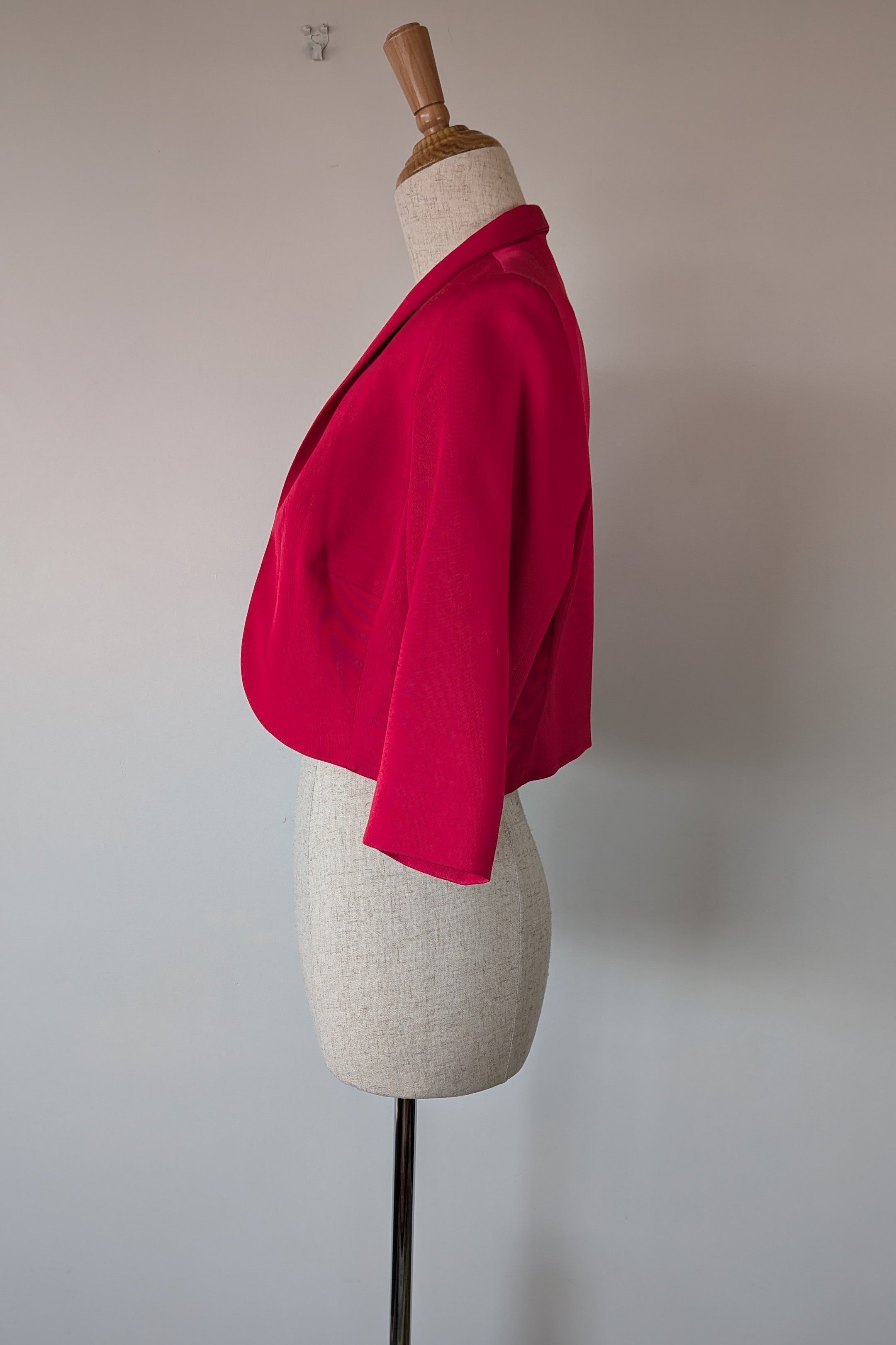 Perri Cutten Structured Cropped Blazer in Pink Size 10