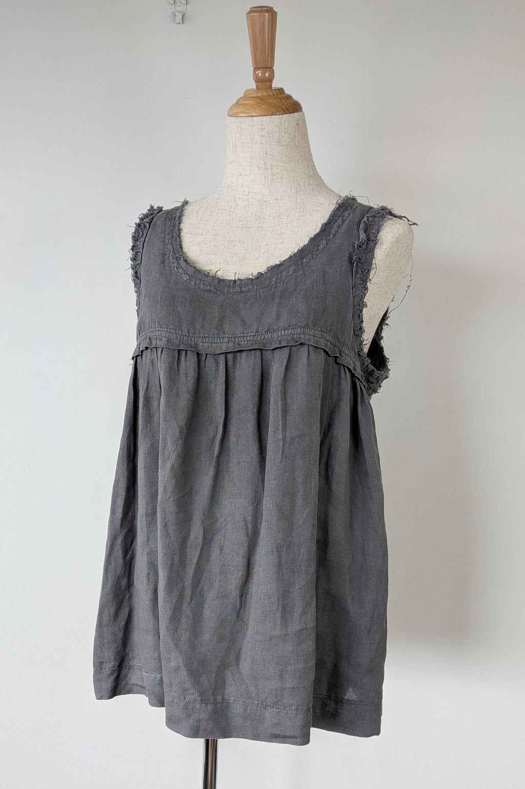 Montaigne Grey Pur Frayed Singlet Top in Linen Size S