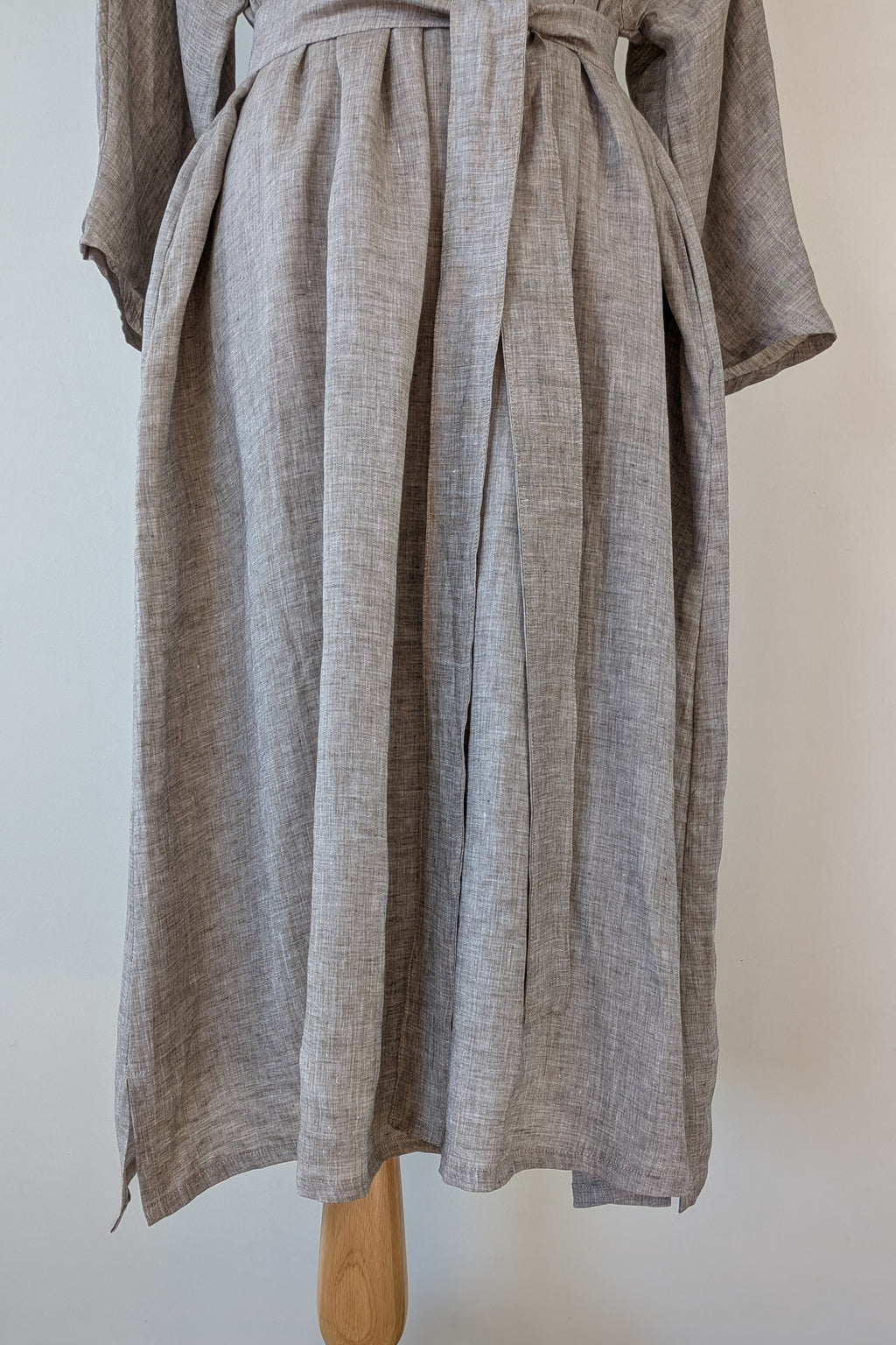 Stella Moda Linen Midi Dress in Grey in One Size
