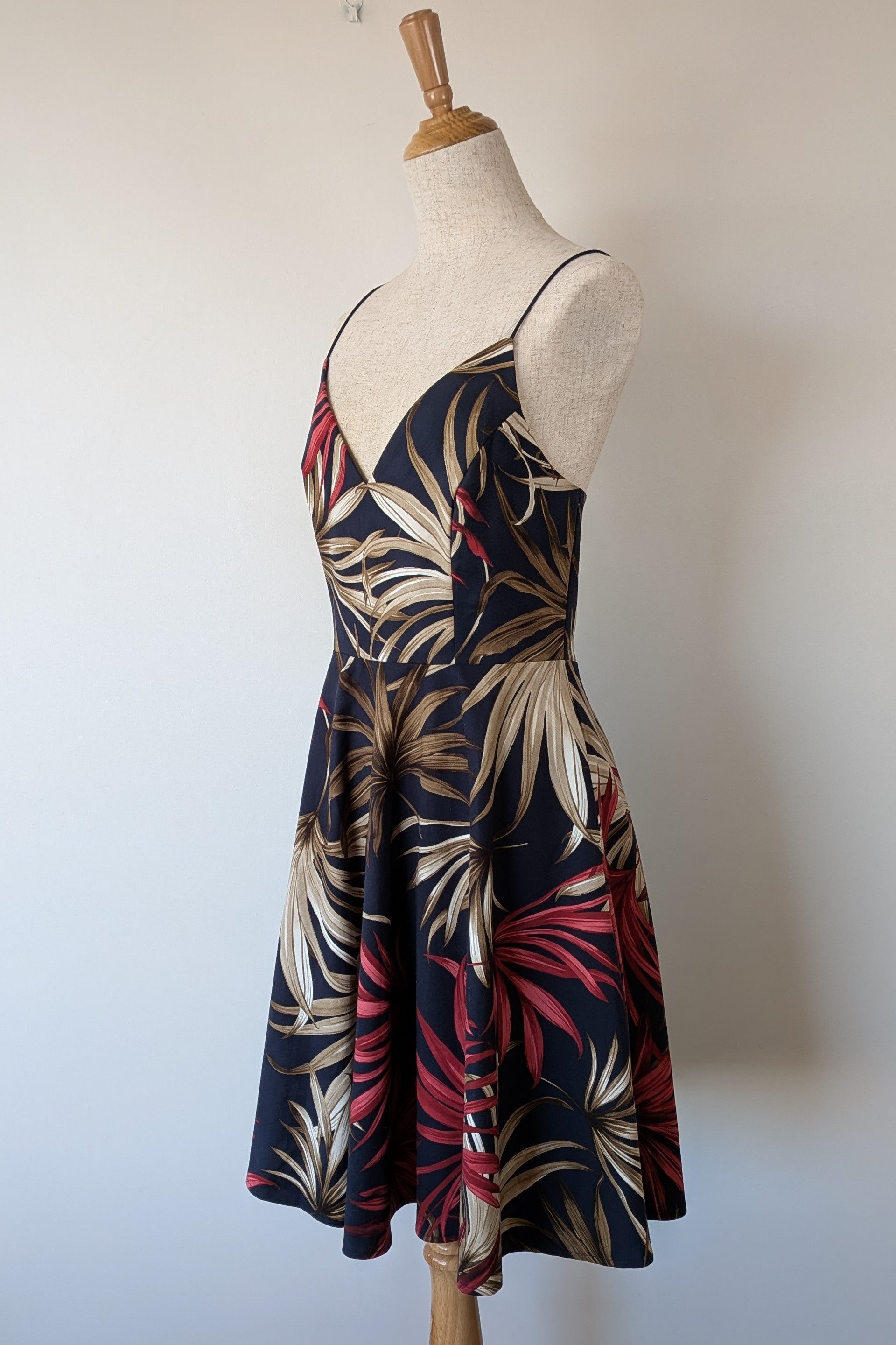 Sunny Girl Tropical Print Fit n Flare Singlet Dress Size 12 Brand New With Tags RRP $89.95