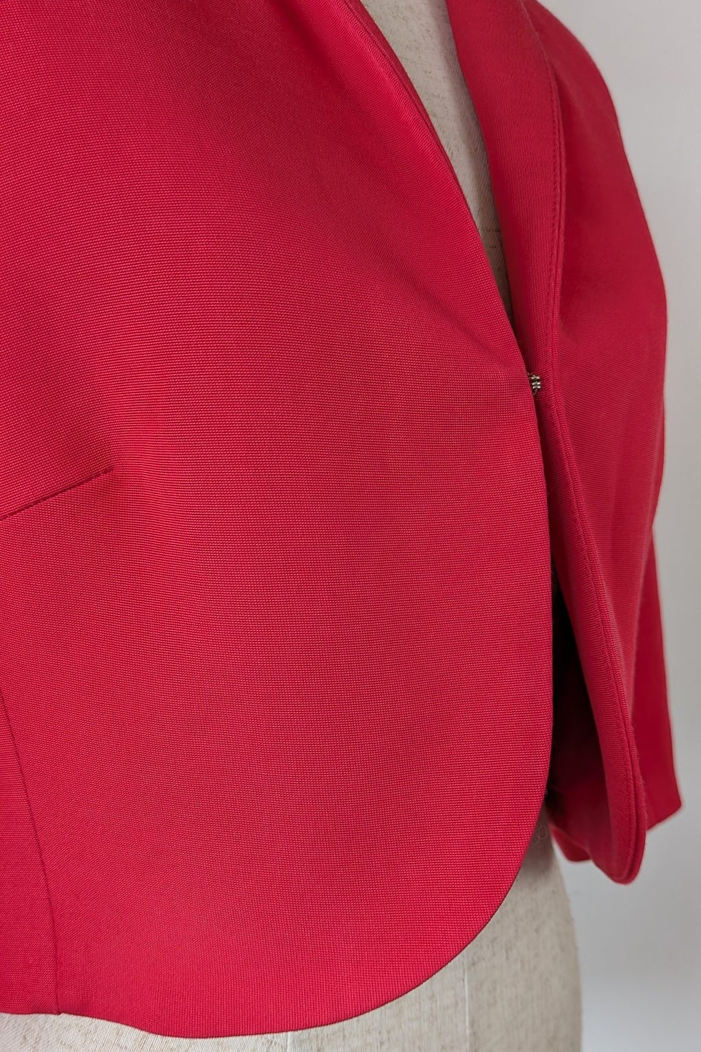 Perri Cutten Structured Cropped Blazer in Pink Size 10