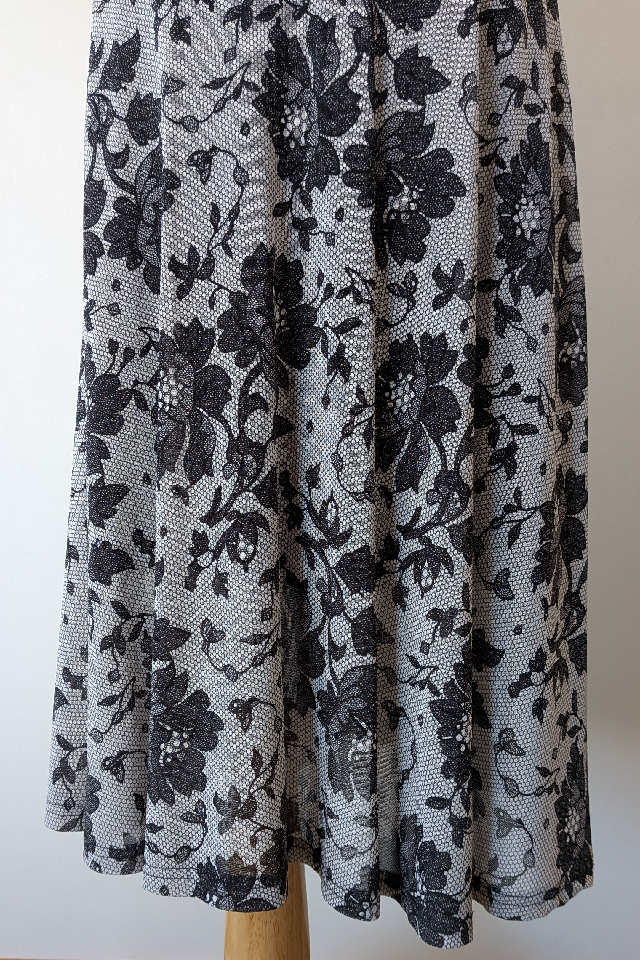 Vintage Y2K Tea Berry Floral Lace Cowl Neck Dress Size 8/10