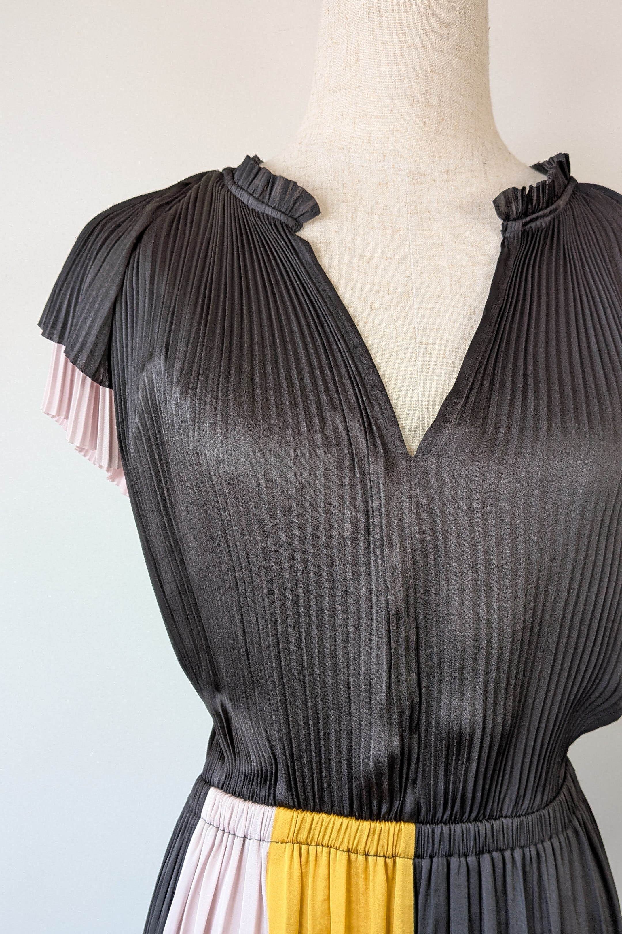Piper Black Sunburst Pleated Colourblock Dress Size 12 Brand New With Tags RRP $149.95