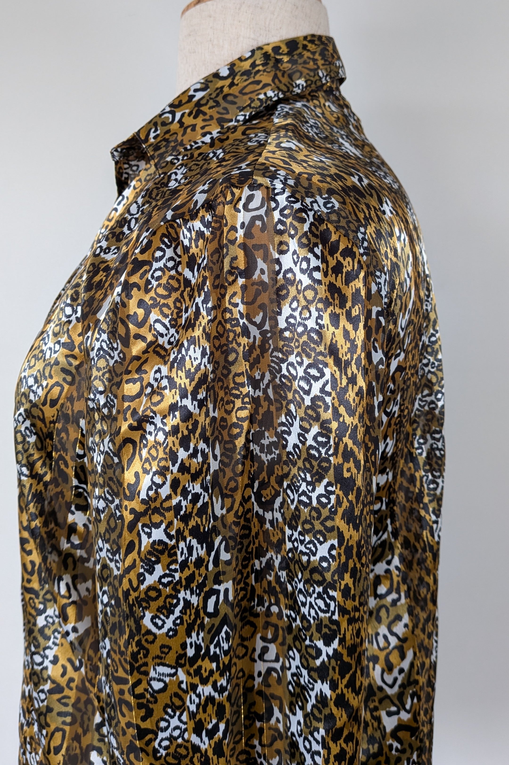 Vintage 90s Talkabout Leopard Print Shirt Size L