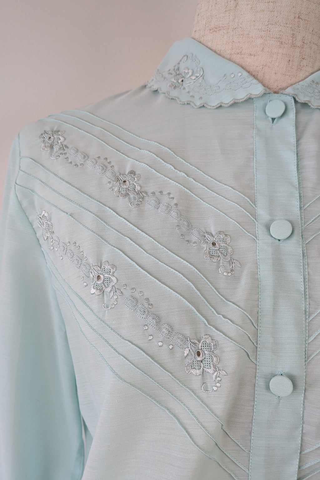 Vintage 70s Robert Lin International Blue Embroidered Blouse Size 10