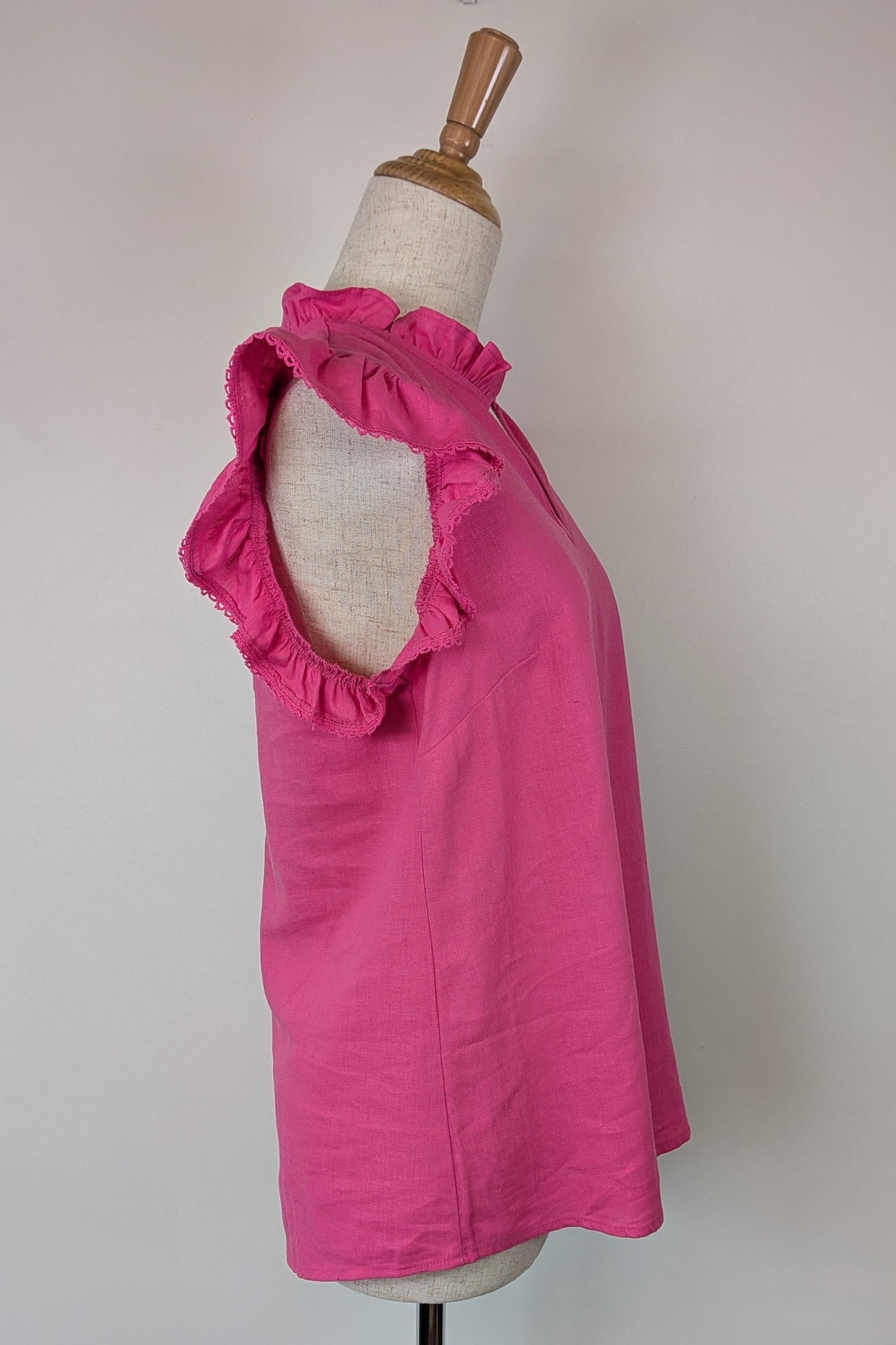 Liz Jordan Ruffle Sleeve Linen Top in Raspberry Rose Size 8 BNWT RRP $89.99