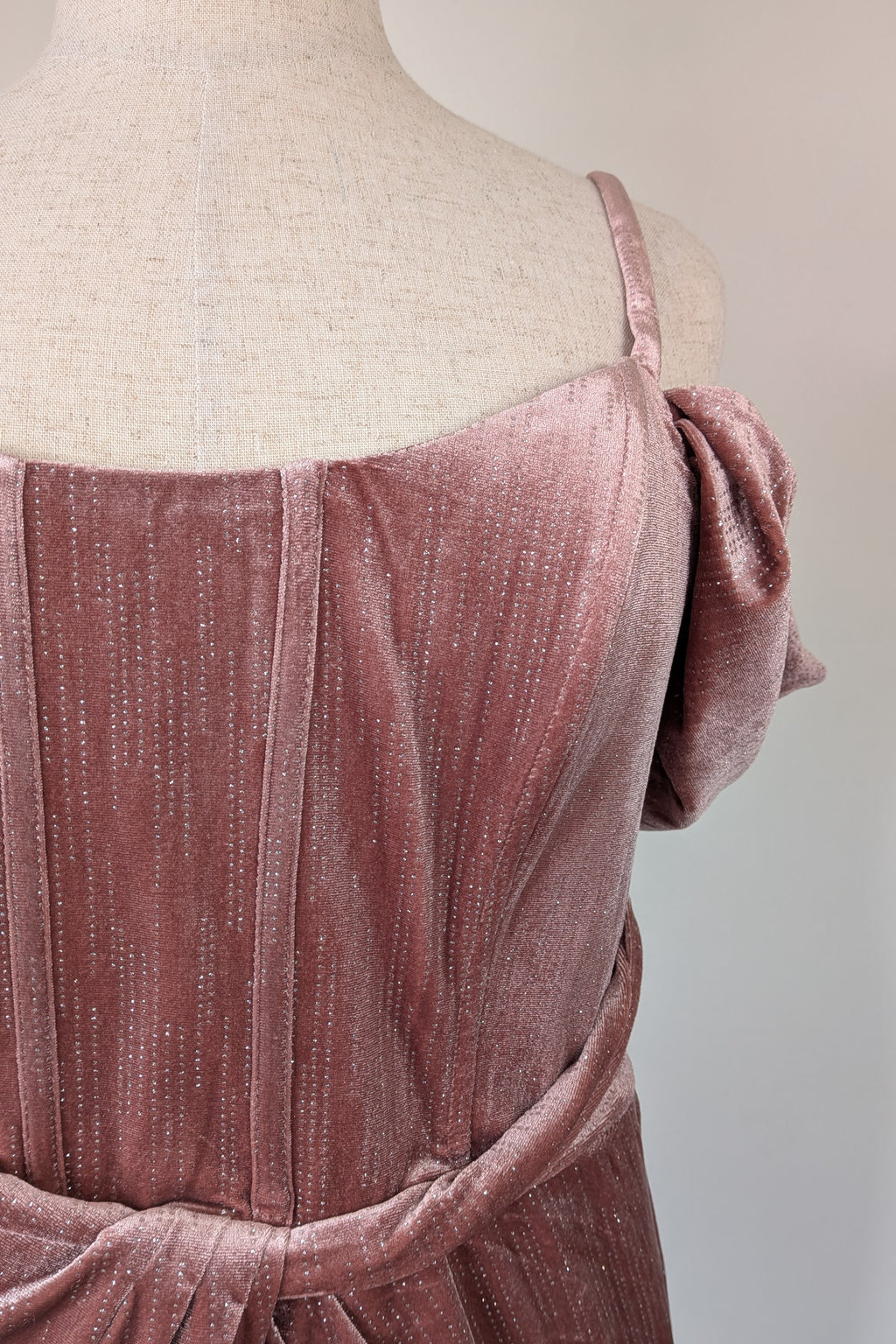 City Chic Jayla Cold Shoulder Velvet Rose Dress Size M