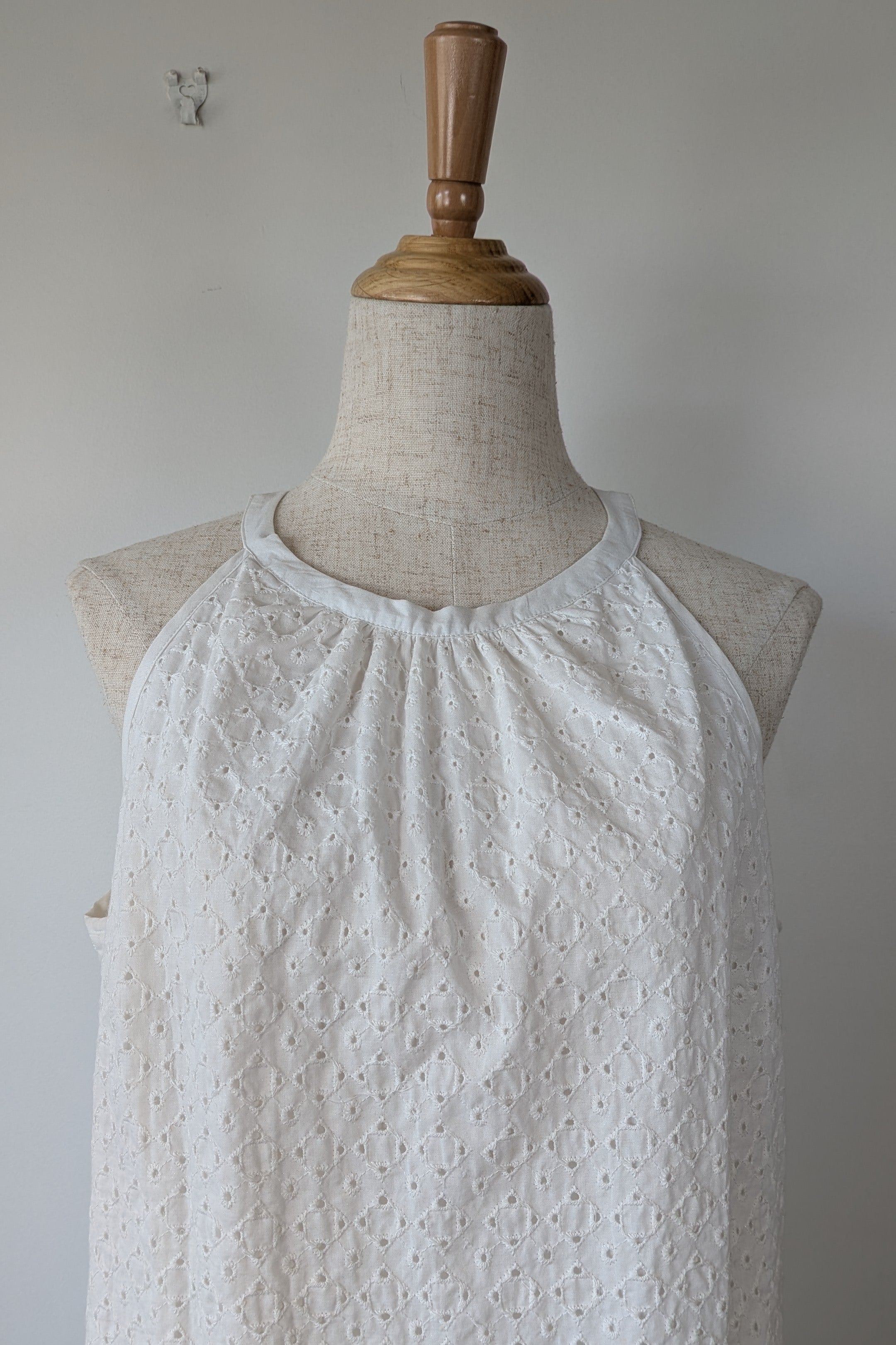 Inspyr Signature White Embroidered Halter Neck Dress Size 10 Brand New With Tags