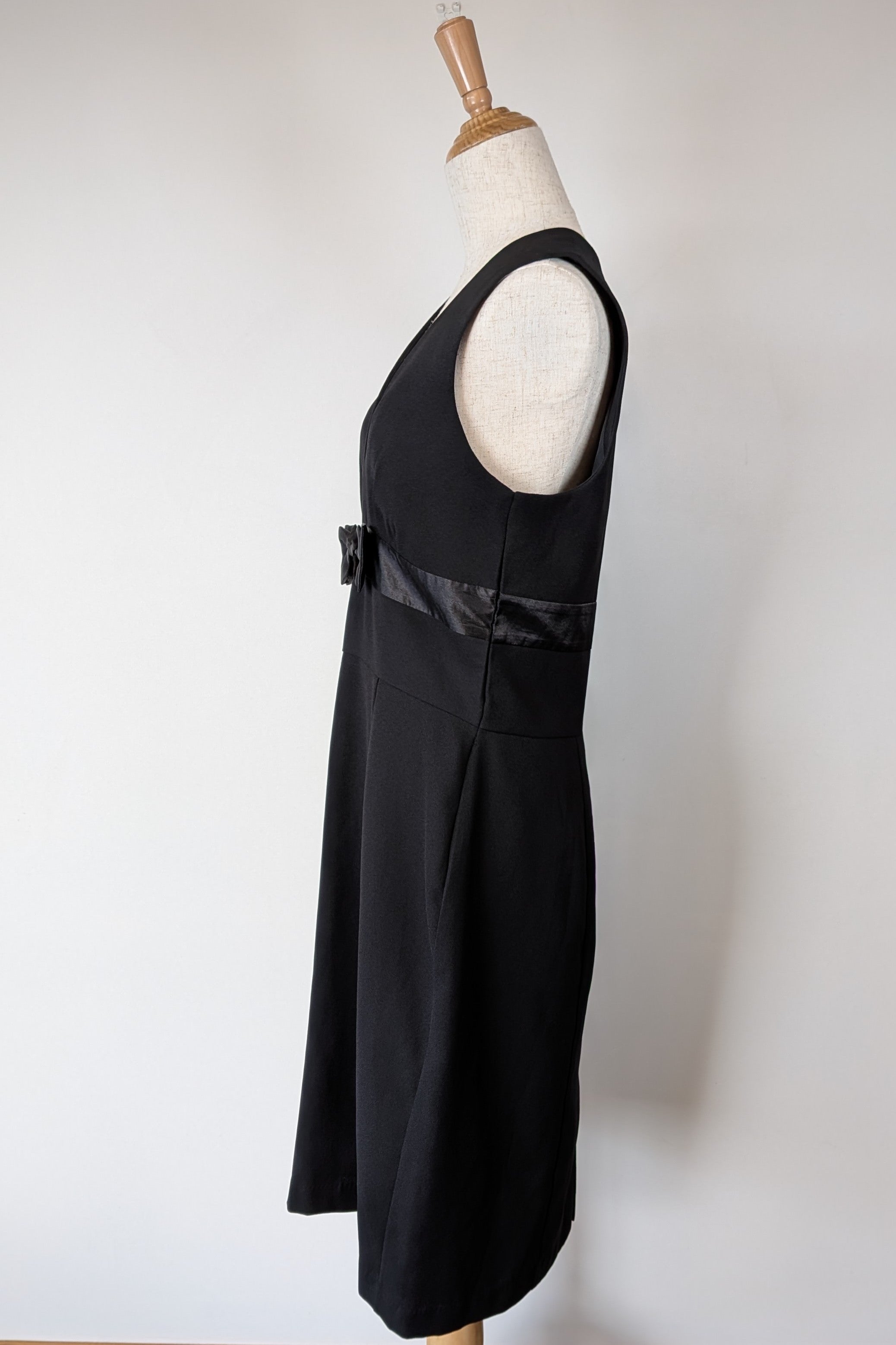 Vintage Y2K Crossroads Sleeveless Black Bow Cocktail Dress Size 12/14
