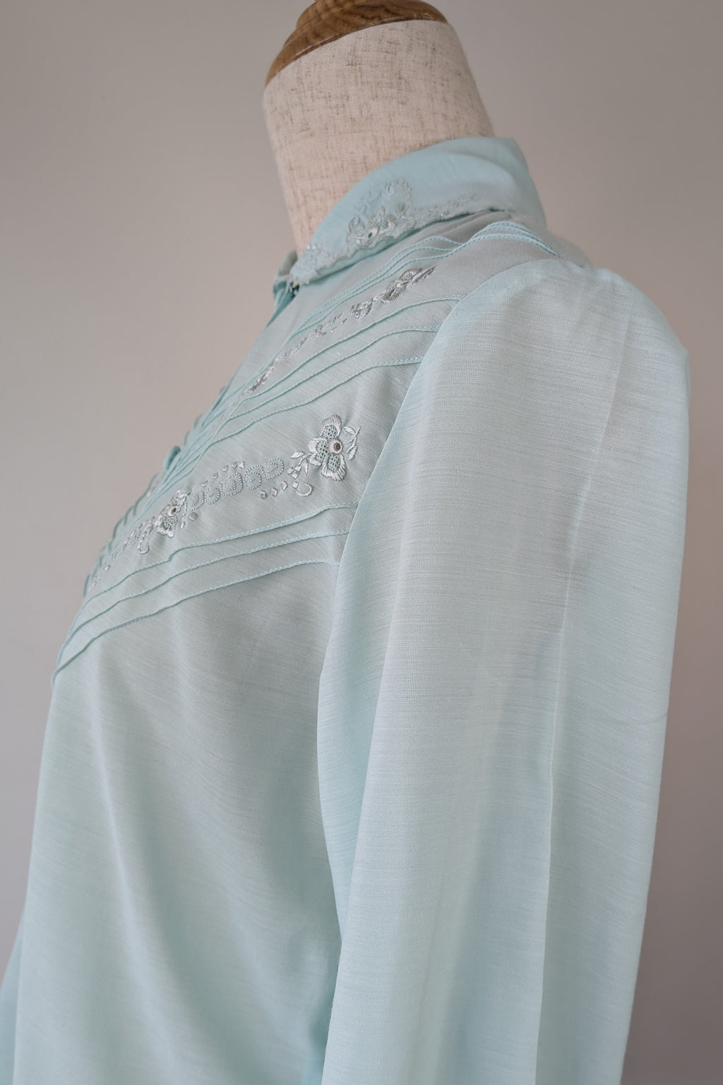 Vintage 70s Robert Lin International Blue Embroidered Blouse Size 10
