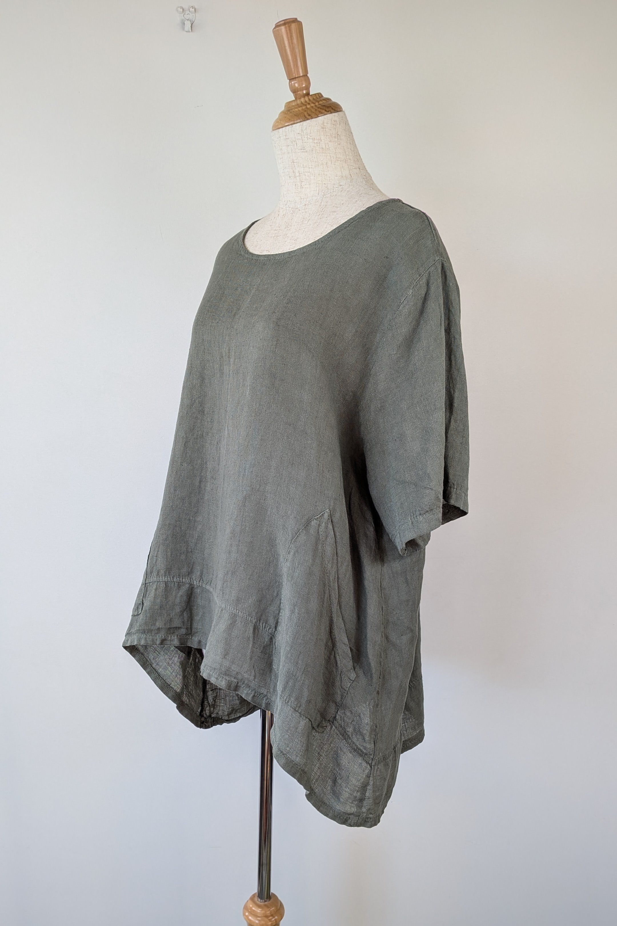 Dolce Vita Italian Linen Top in Khaki One Size