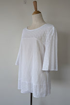 Blue Illusion 100% Organic Cotton White Embroidered Bell Sleeve Shirt Size M