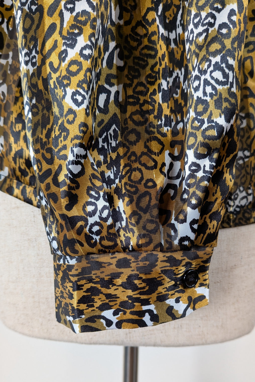 Vintage 90s Talkabout Leopard Print Shirt Size L
