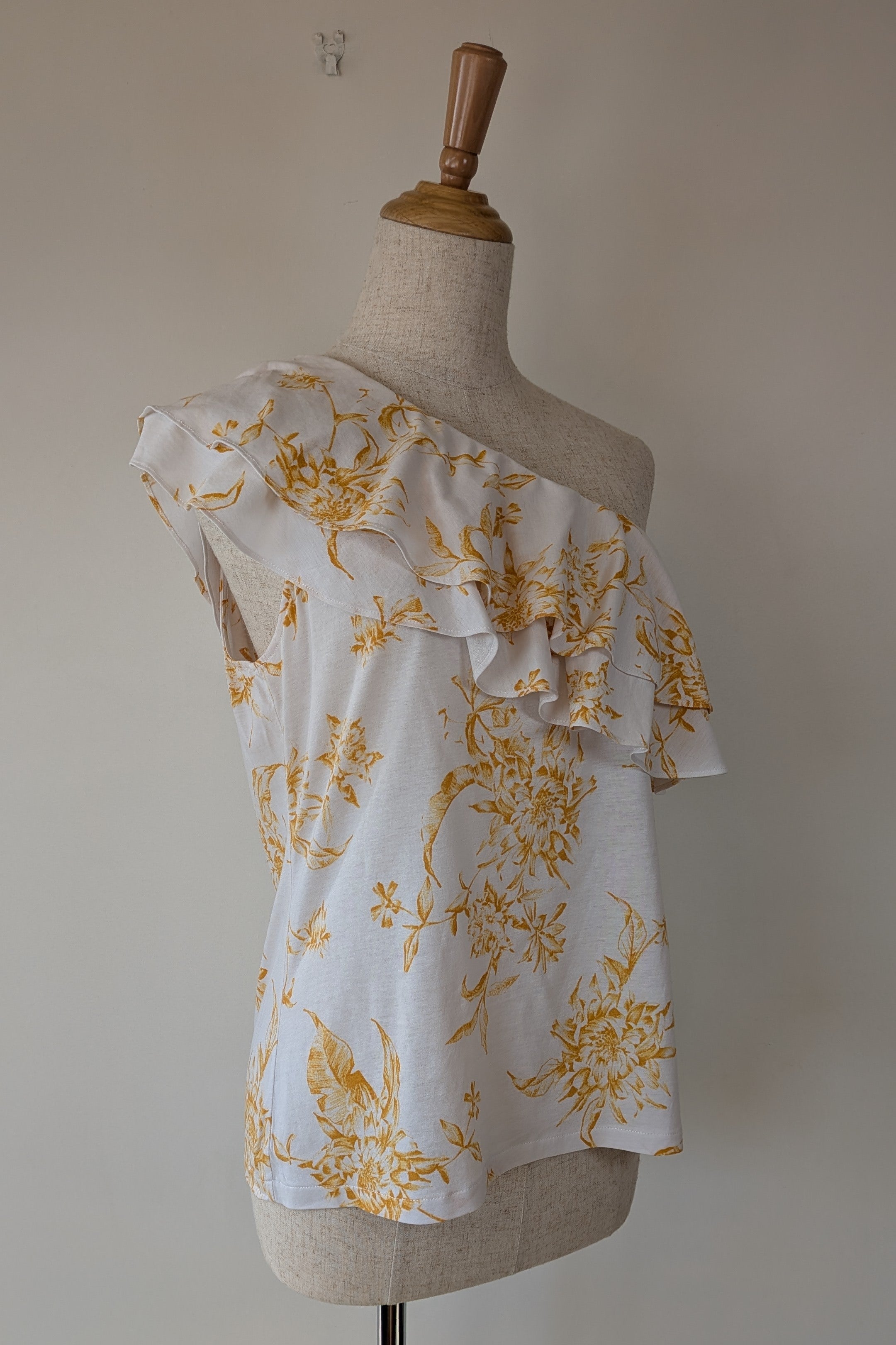 Witchery One Shoulder Ruffle Yellow Floral Top Size XS