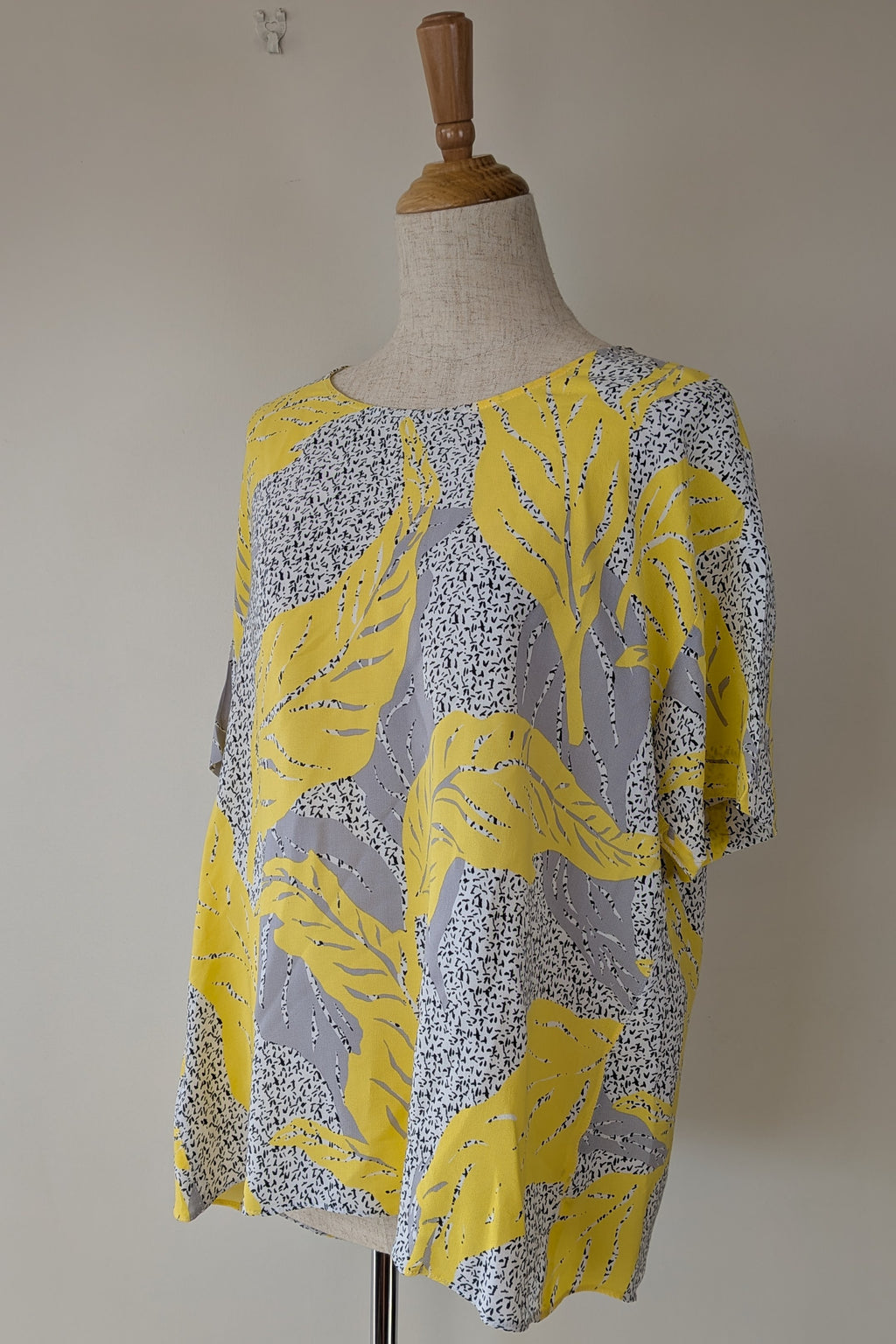 Country Road Tropical Print Woven Top Size M
