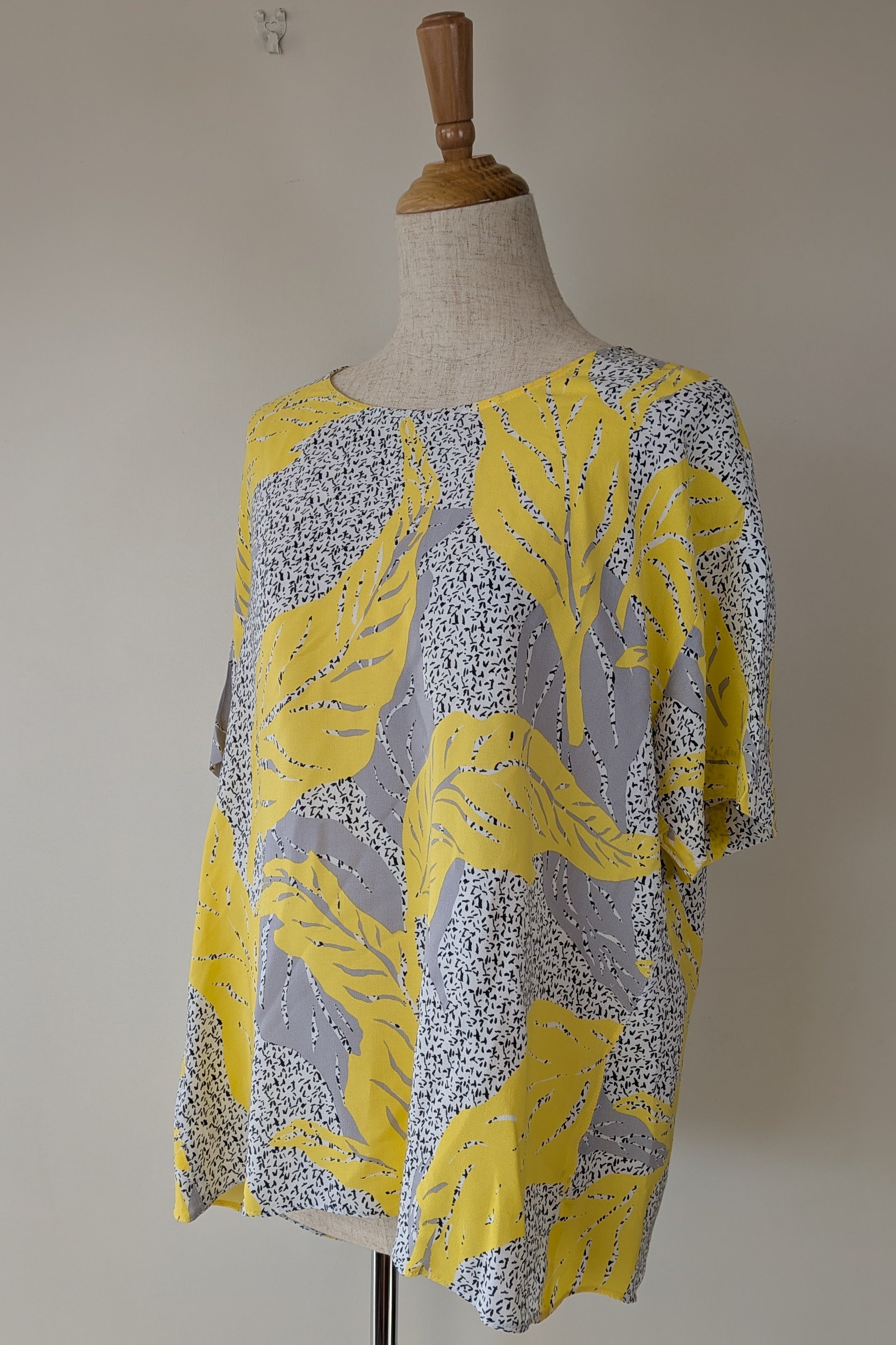 Country Road Tropical Print Woven Top Size M