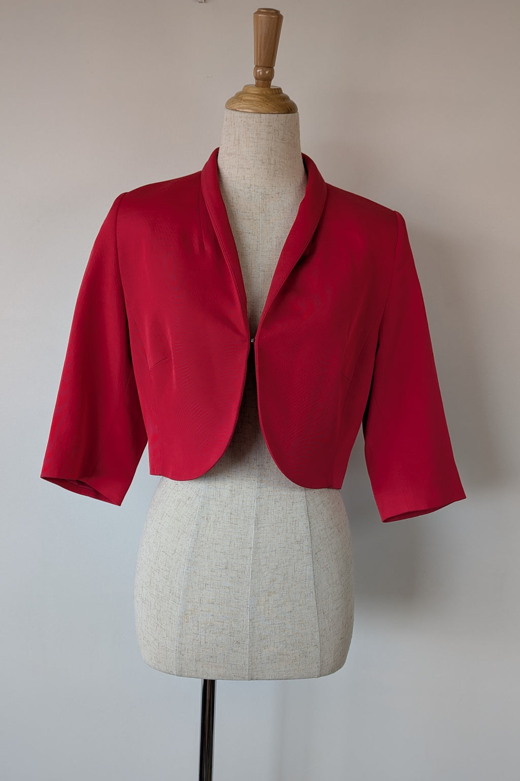 Perri Cutten Structured Cropped Blazer in Pink Size 10