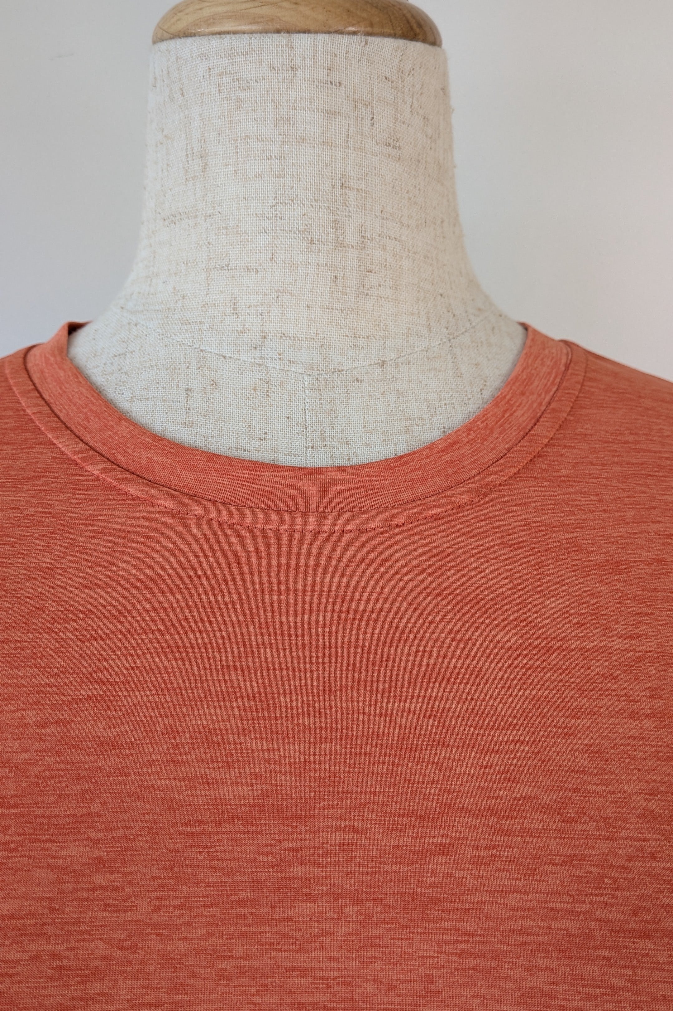 Patagonia Long Sleeved Capilene Cool Daily Shirt in Quartz Coral Size M Brand New With Tags RRP $79.95
