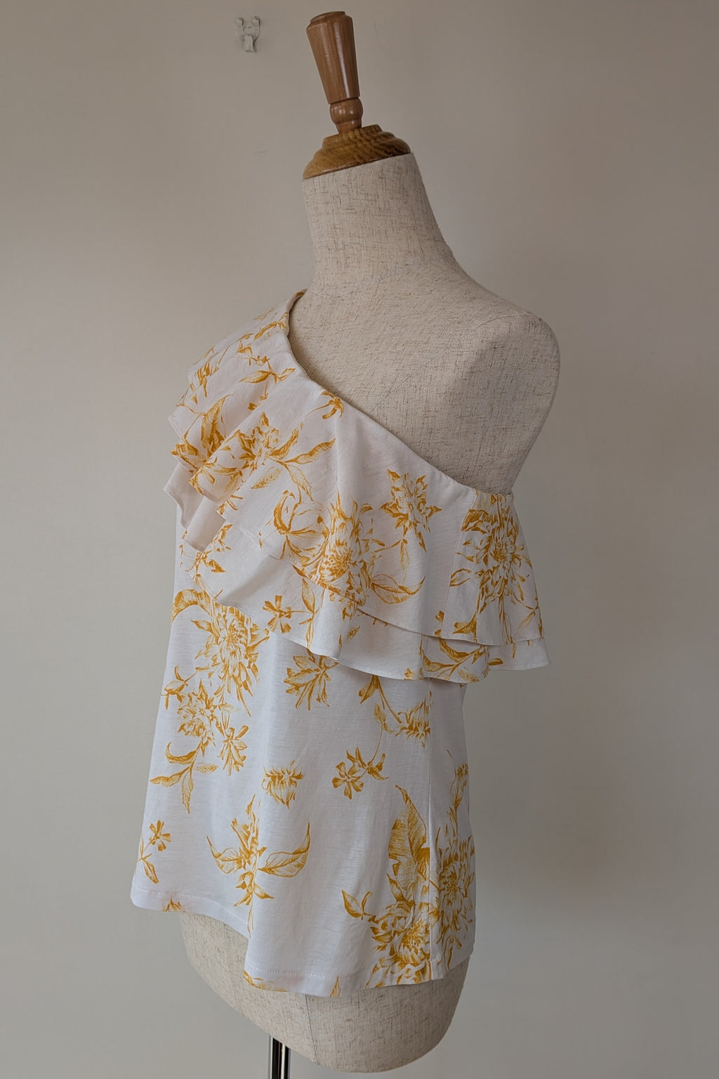 Witchery One Shoulder Ruffle Yellow Floral Top Size XS