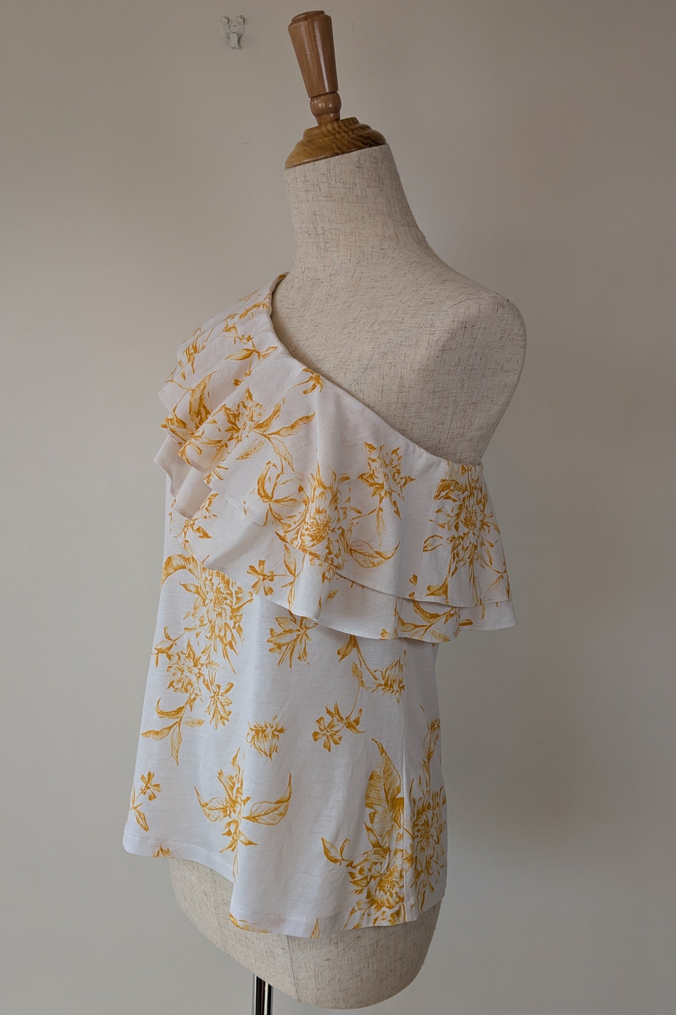 Witchery One Shoulder Ruffle Yellow Floral Top Size XS