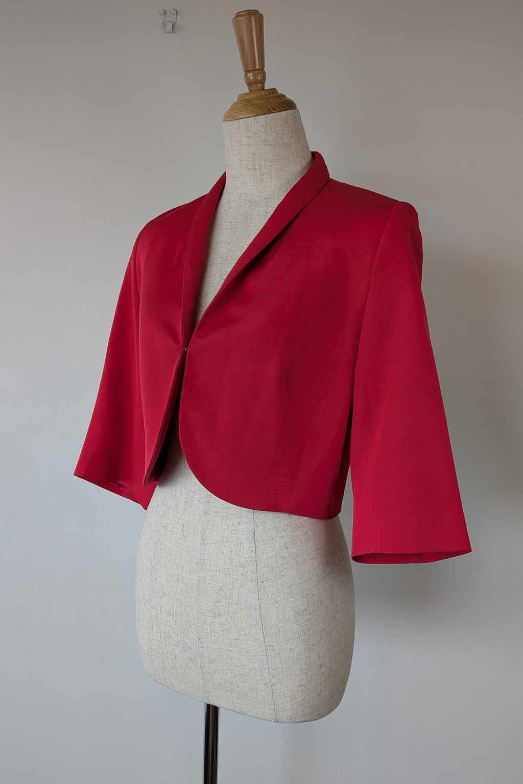 Perri Cutten Structured Cropped Blazer in Pink Size 10