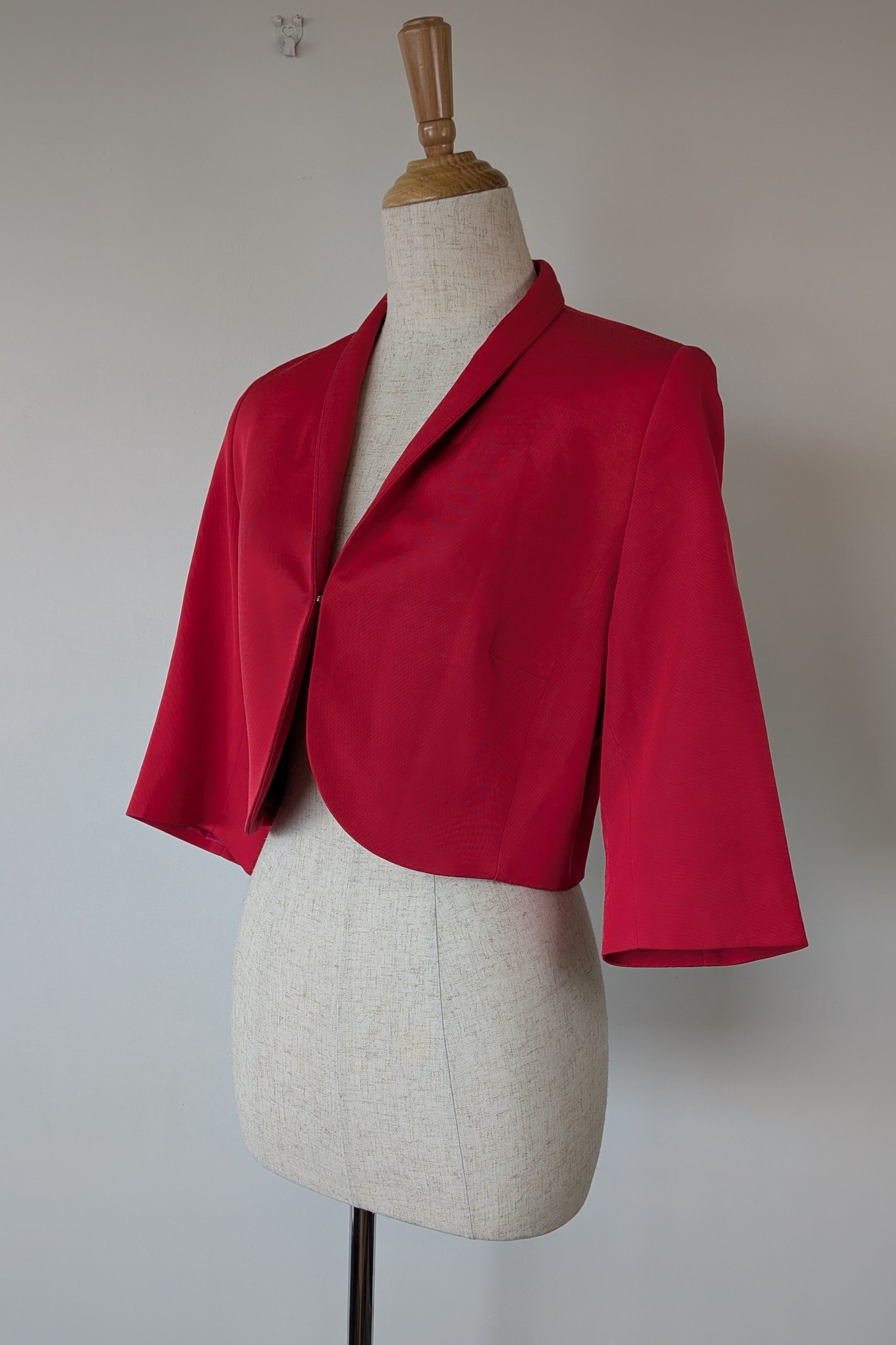 Perri Cutten Structured Cropped Blazer in Pink Size 10