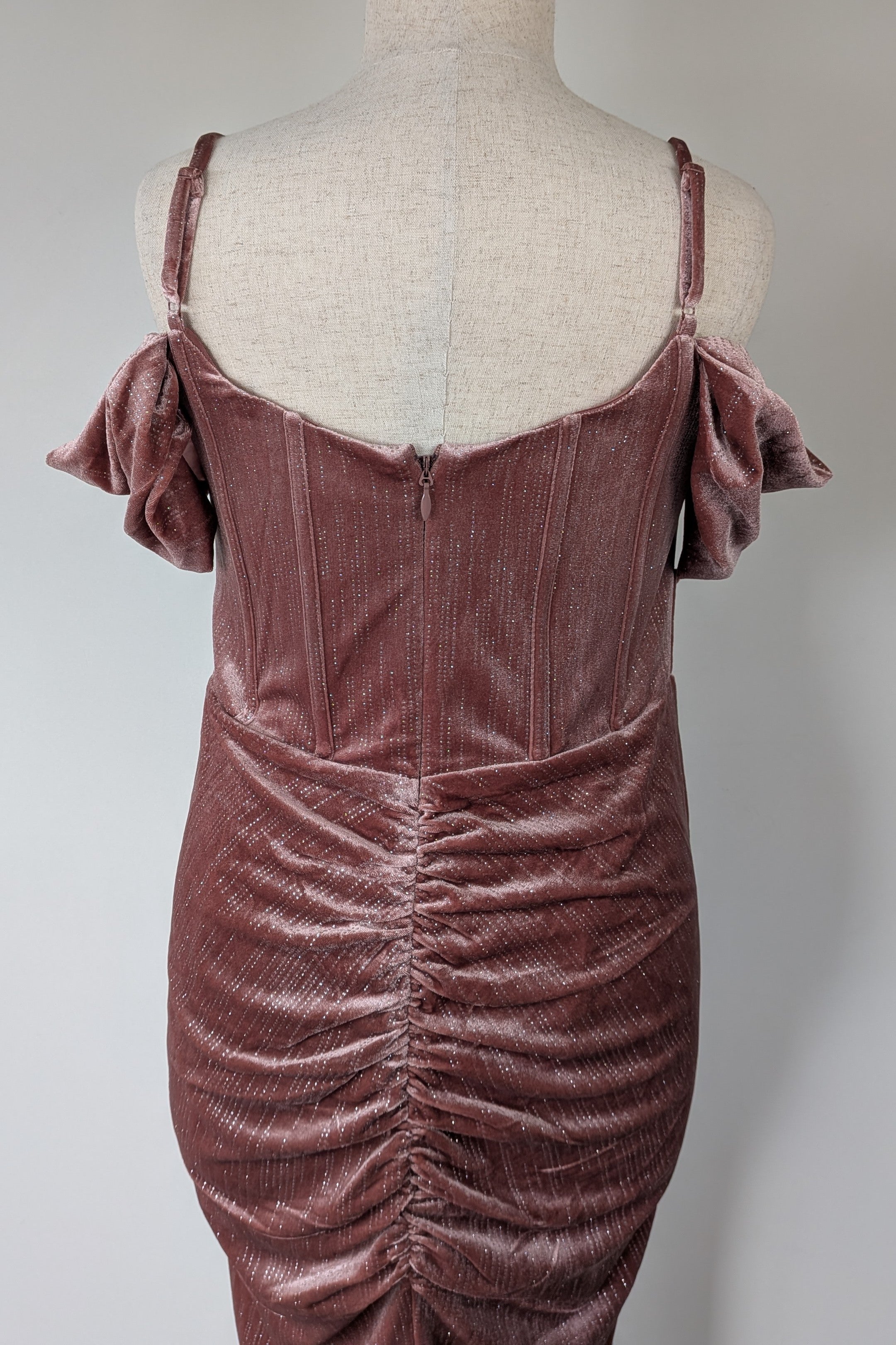 City Chic Jayla Cold Shoulder Velvet Rose Dress Size M