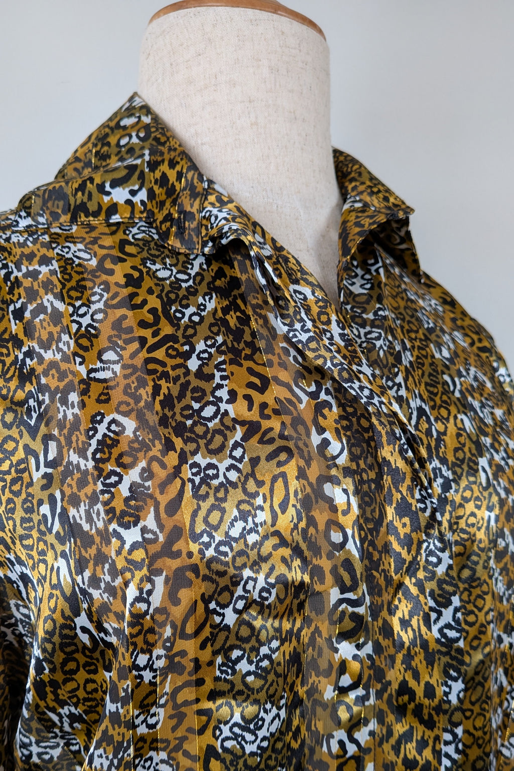 Vintage 90s Talkabout Leopard Print Shirt Size L