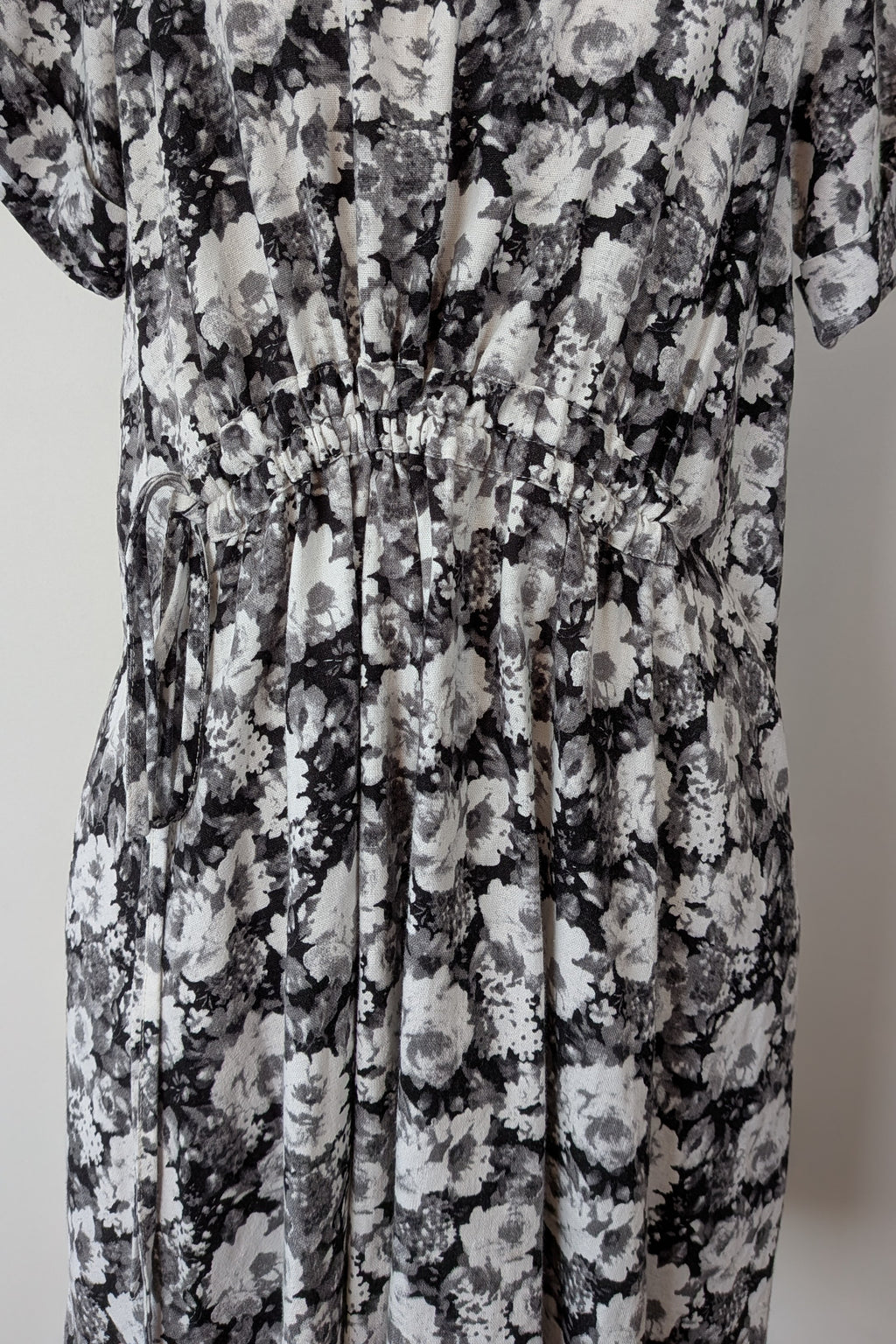 Veducci Linen Blend Floral Monochrome Dress Size 10