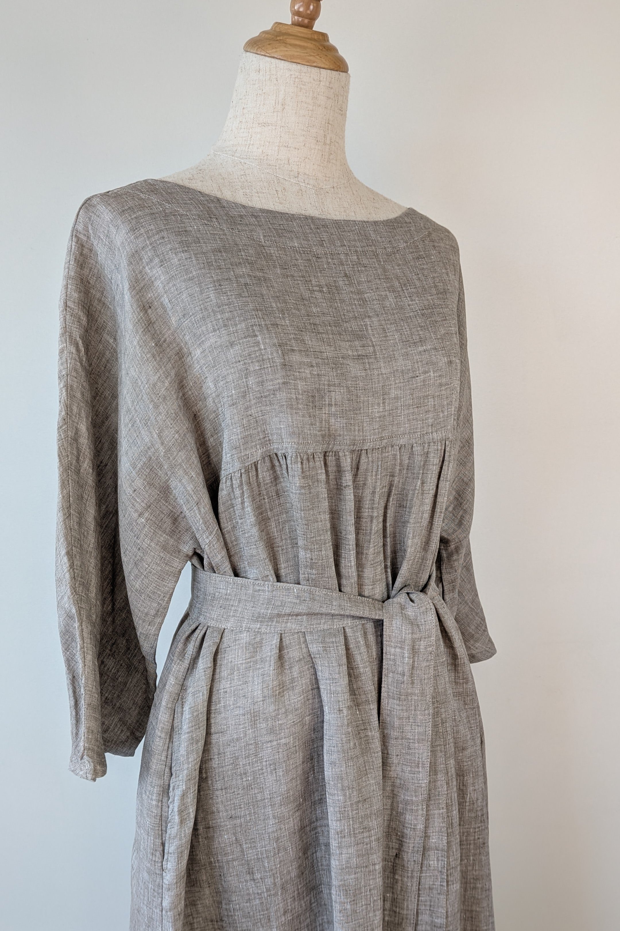Stella Moda Linen Midi Dress in Grey in One Size