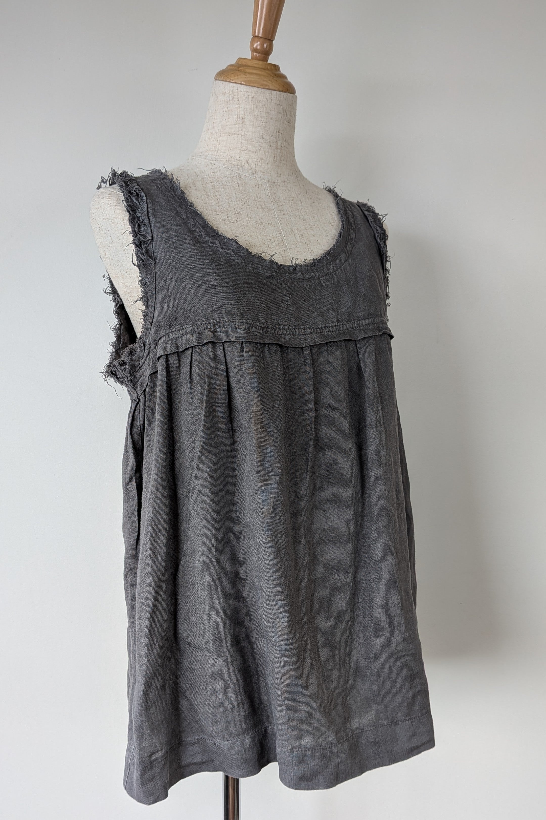 Montaigne Grey Pur Frayed Singlet Top in Linen Size S