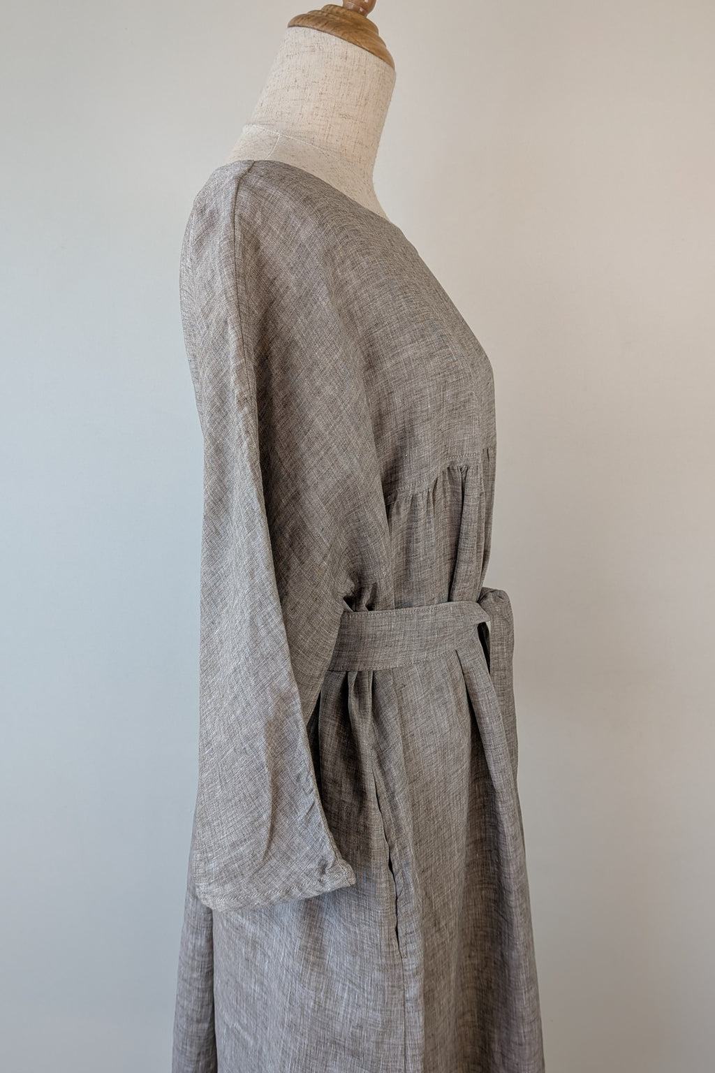 Stella Moda Linen Midi Dress in Grey in One Size