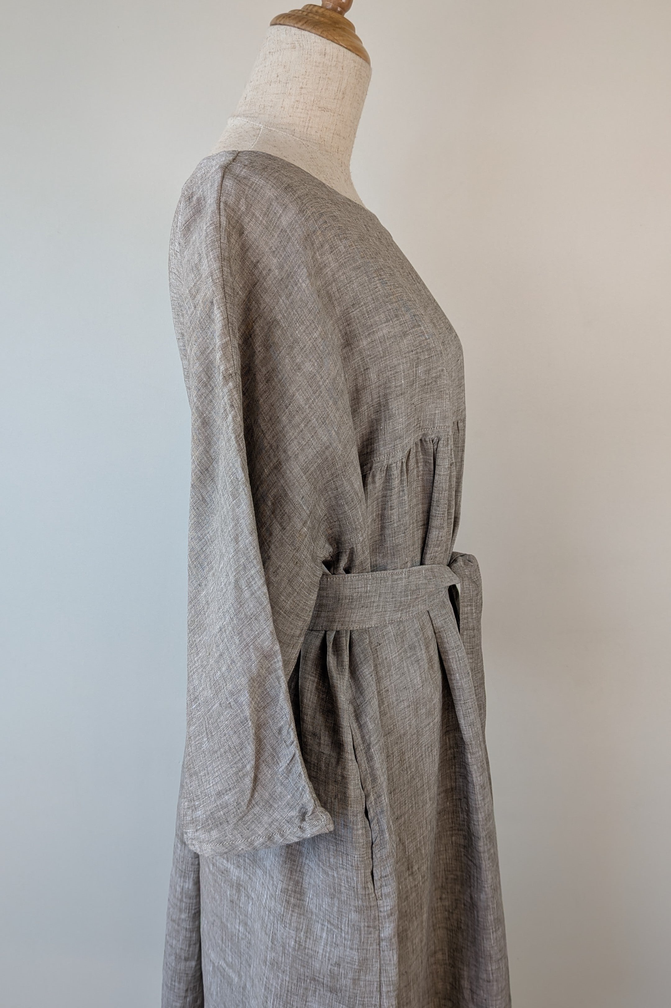 Stella Moda Linen Midi Dress in Grey in One Size