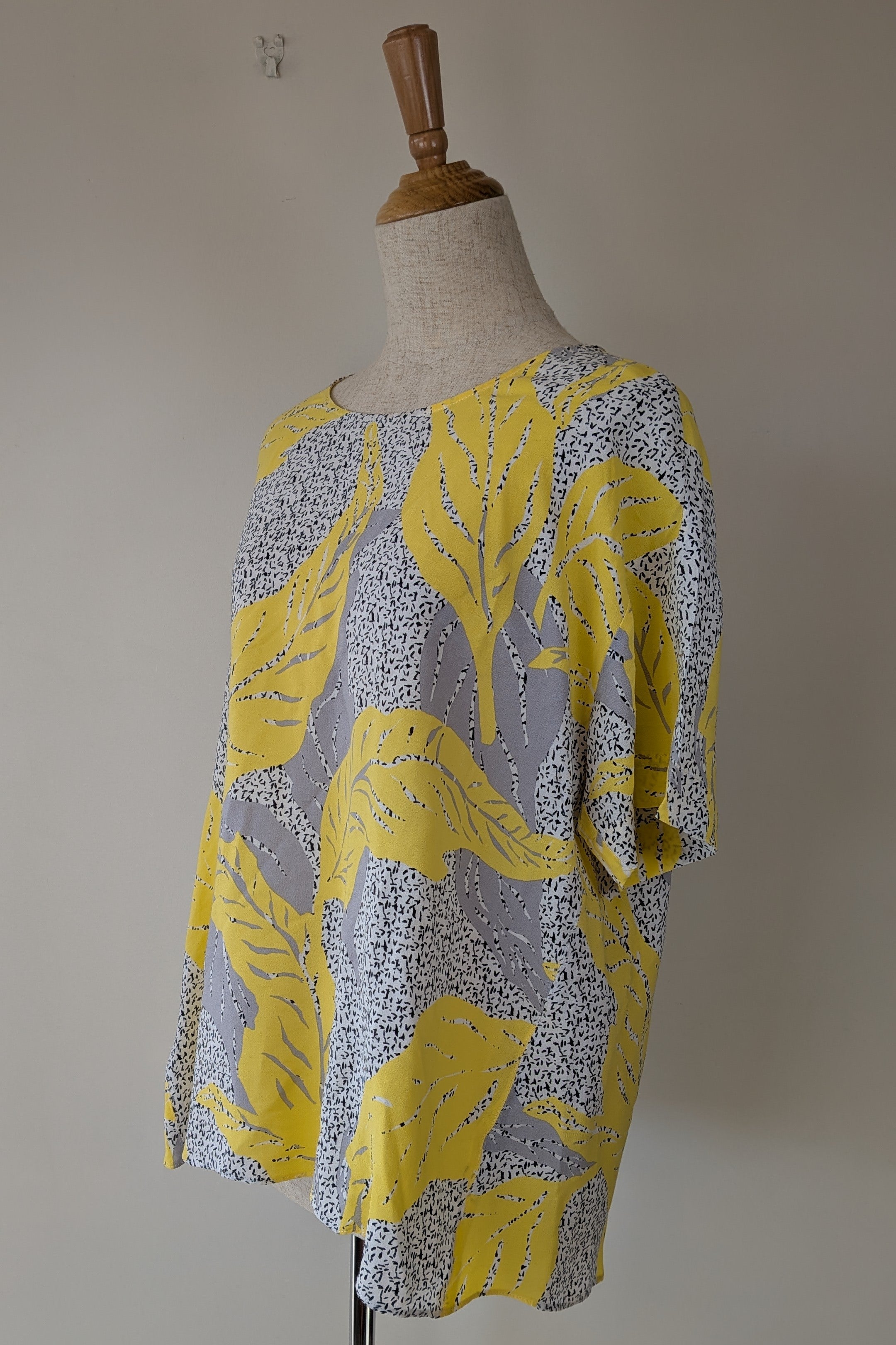 Country Road Tropical Print Woven Top Size M