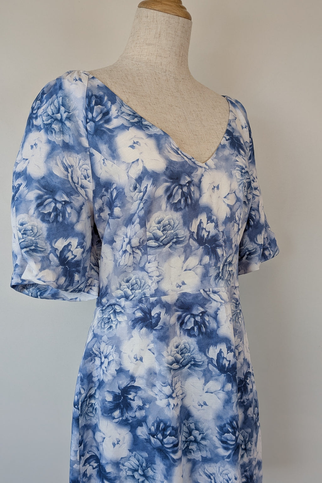 Tokito Blue & White Floral Puff Sleeve Dress Size 10
