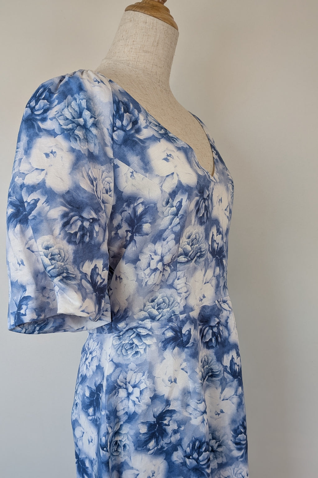 Tokito Blue & White Floral Puff Sleeve Dress Size 10