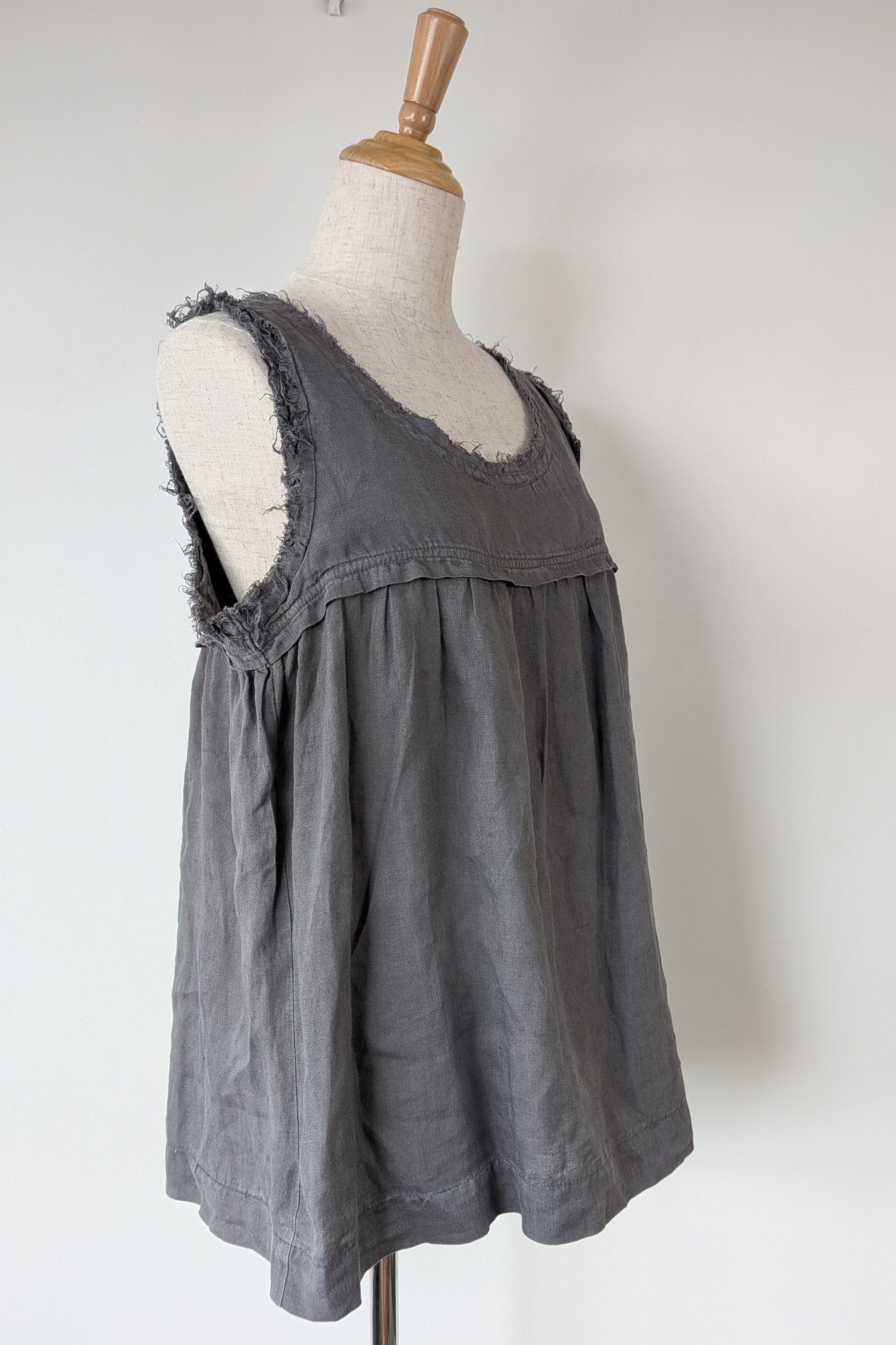 Montaigne Grey Pur Frayed Singlet Top in Linen Size S