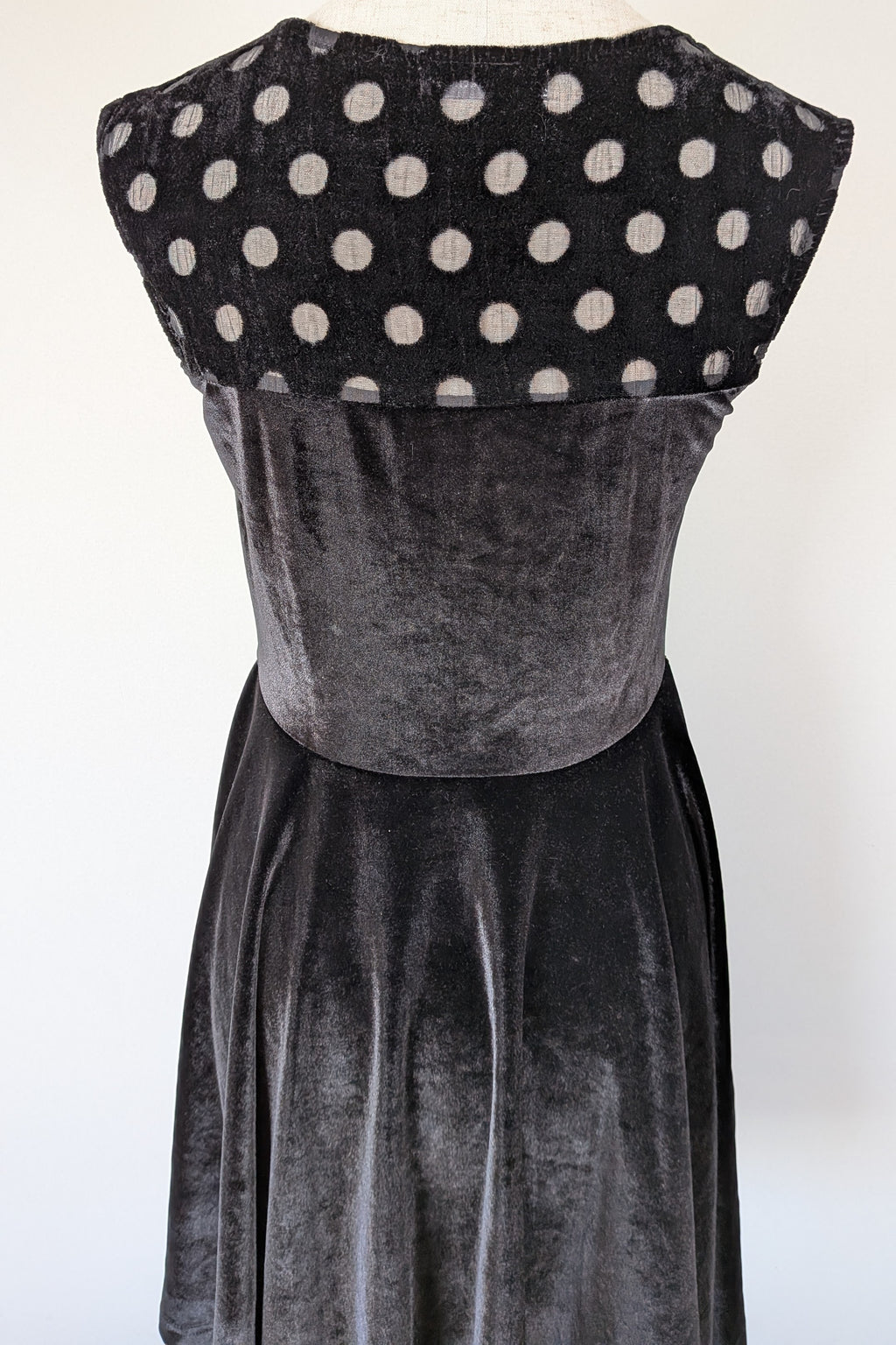 Quirky Circus Black Velvet Sweetheart Skater Dress Size 10