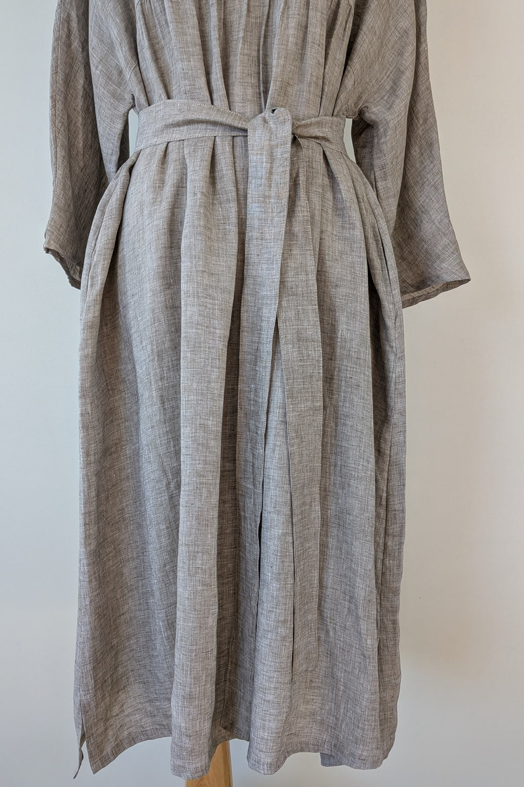 Stella Moda Linen Midi Dress in Grey in One Size