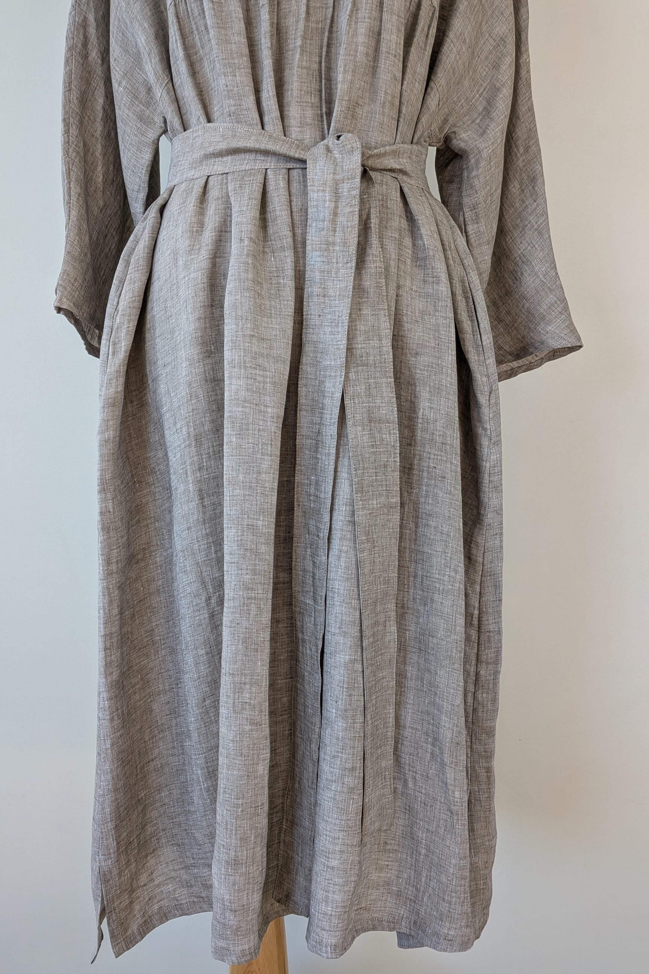 Stella Moda Linen Midi Dress in Grey in One Size