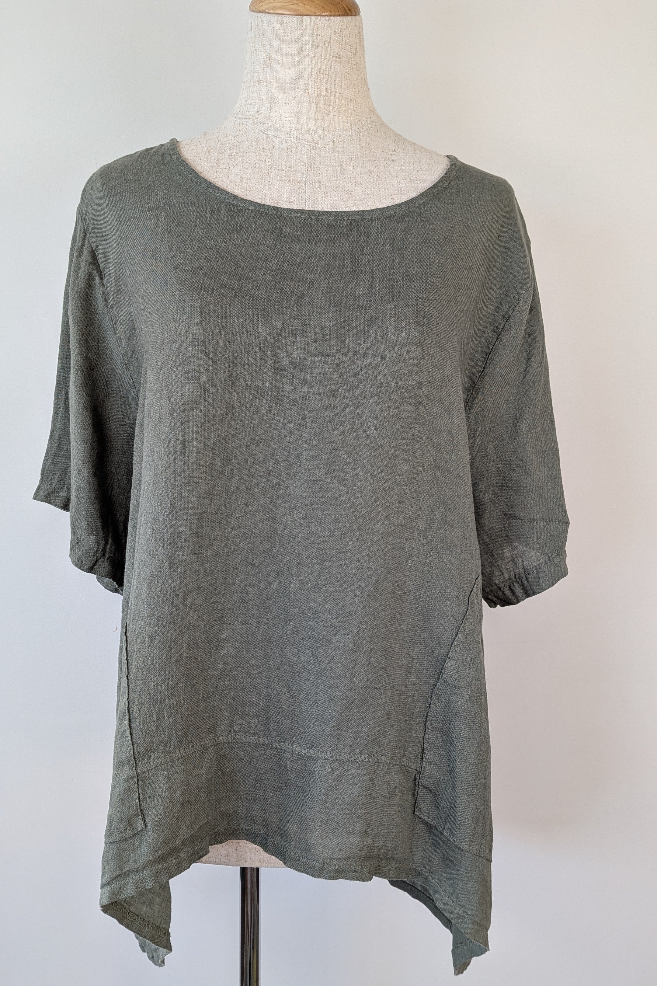 Dolce Vita Italian Linen Top in Khaki One Size