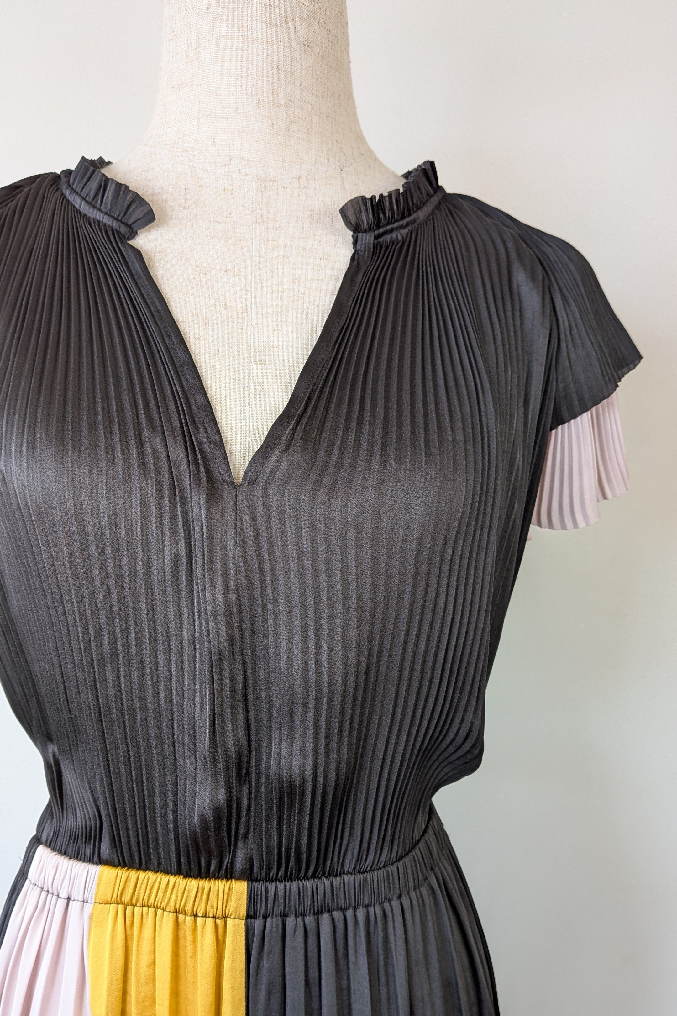 Piper Black Sunburst Pleated Colourblock Dress Size 12 Brand New With Tags RRP $149.95