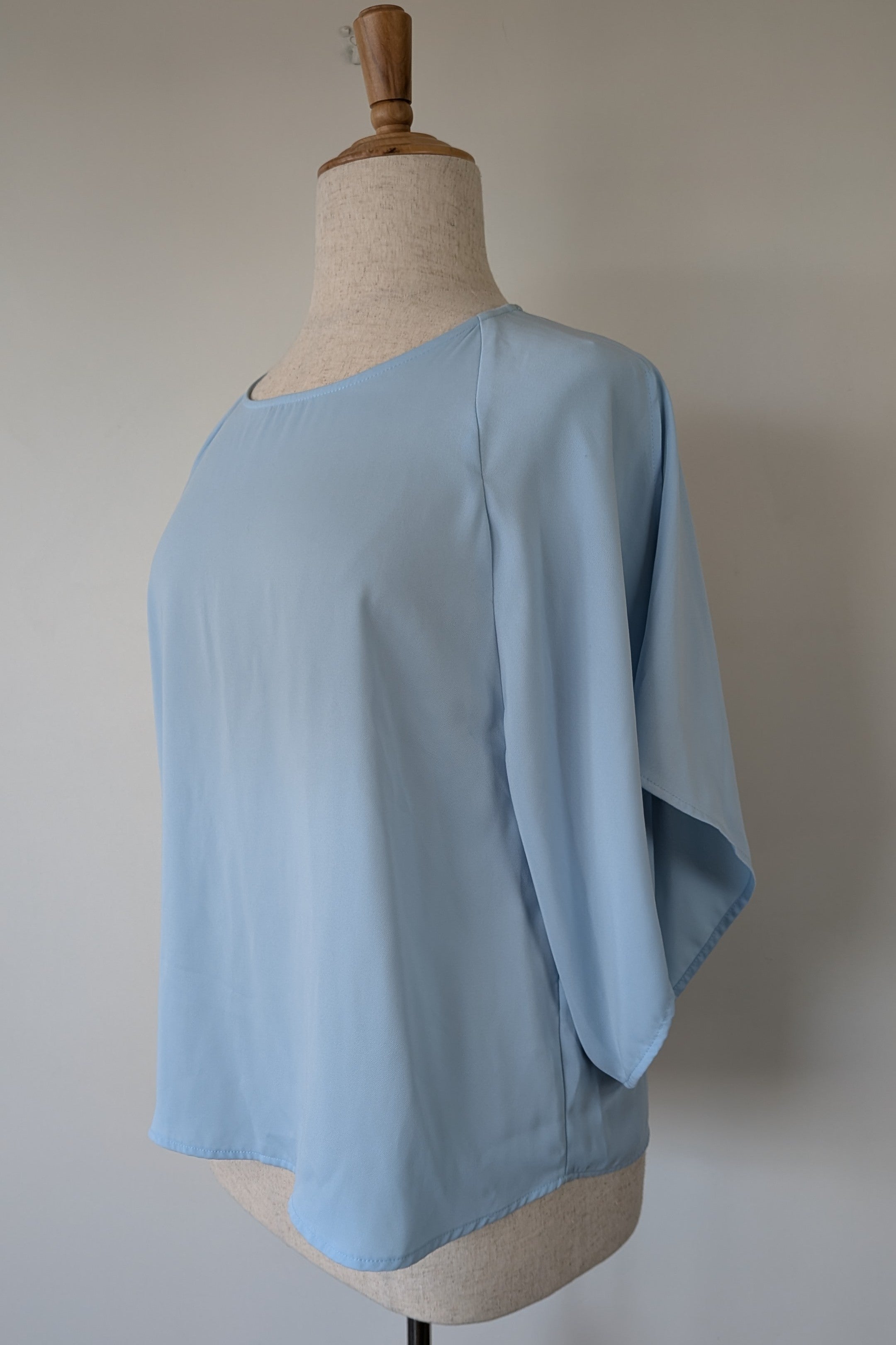 Liz Jordan Selina Top in Dream Blue Size 16 Brand New With Tags RRP $89.95