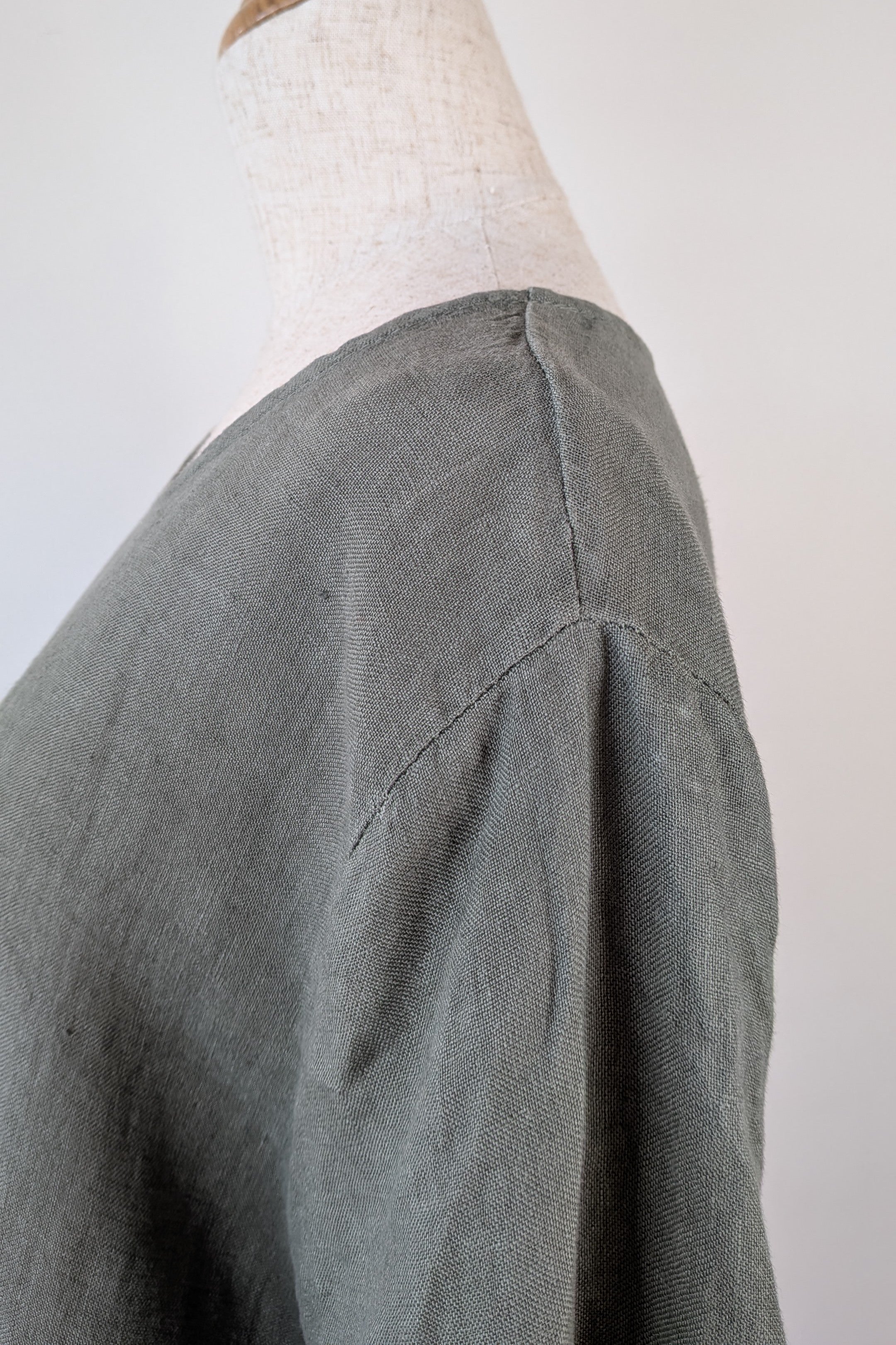Dolce Vita Italian Linen Top in Khaki One Size
